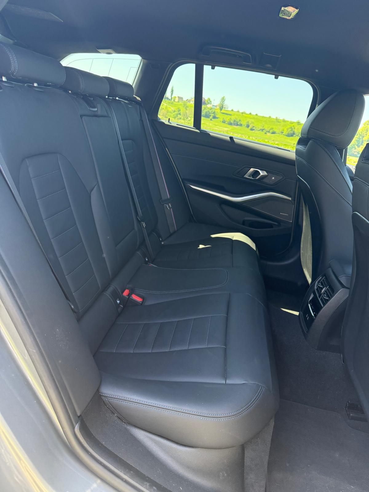 BMW 330i xDrive SAG-image-4