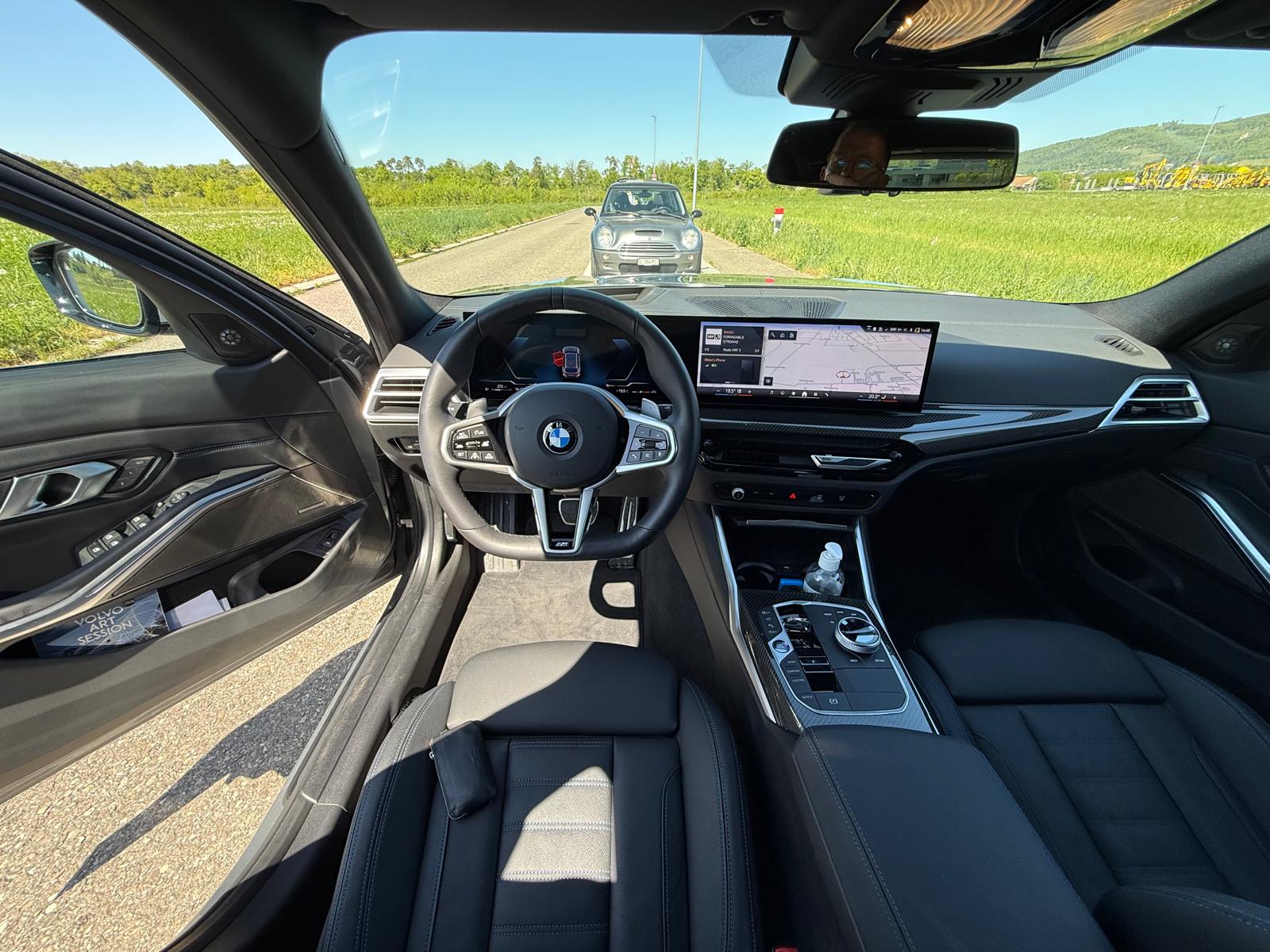 BMW 330i xDrive SAG-image-2