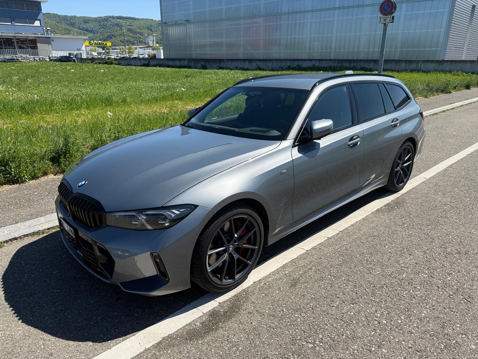 BMW 330i xDrive SAG-image-0