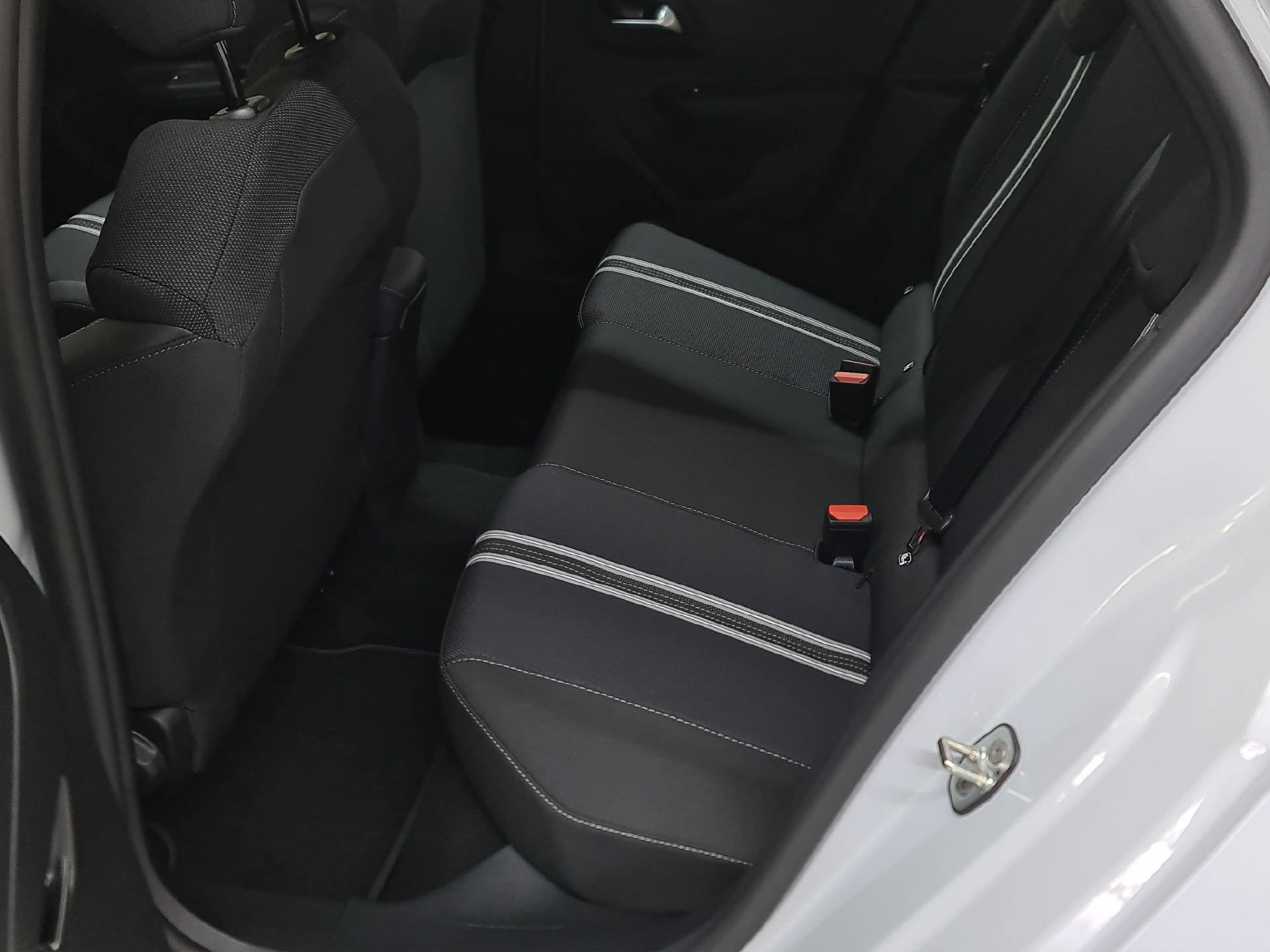 OPEL Corsa 1.2 T Hybrid Viva-image-9