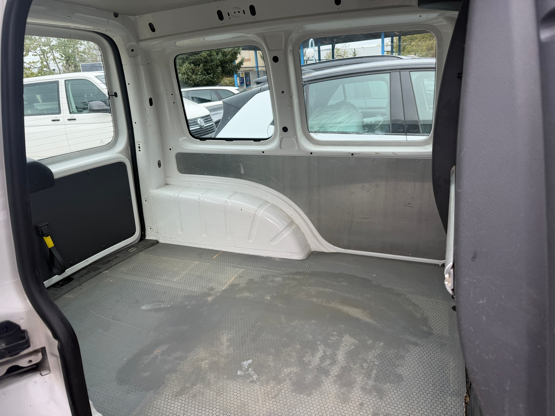 VW Caddy 2.0 TDI 4Motion-image-10