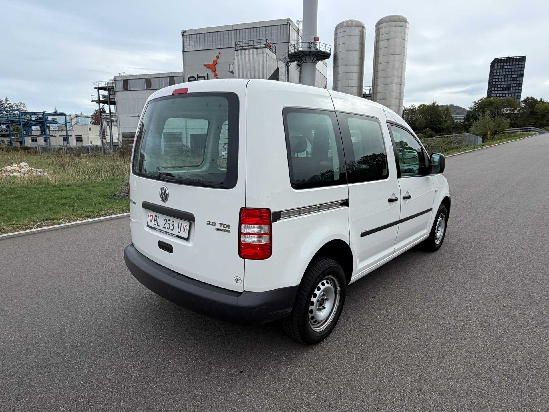 VW Caddy 2.0 TDI 4Motion-image-7
