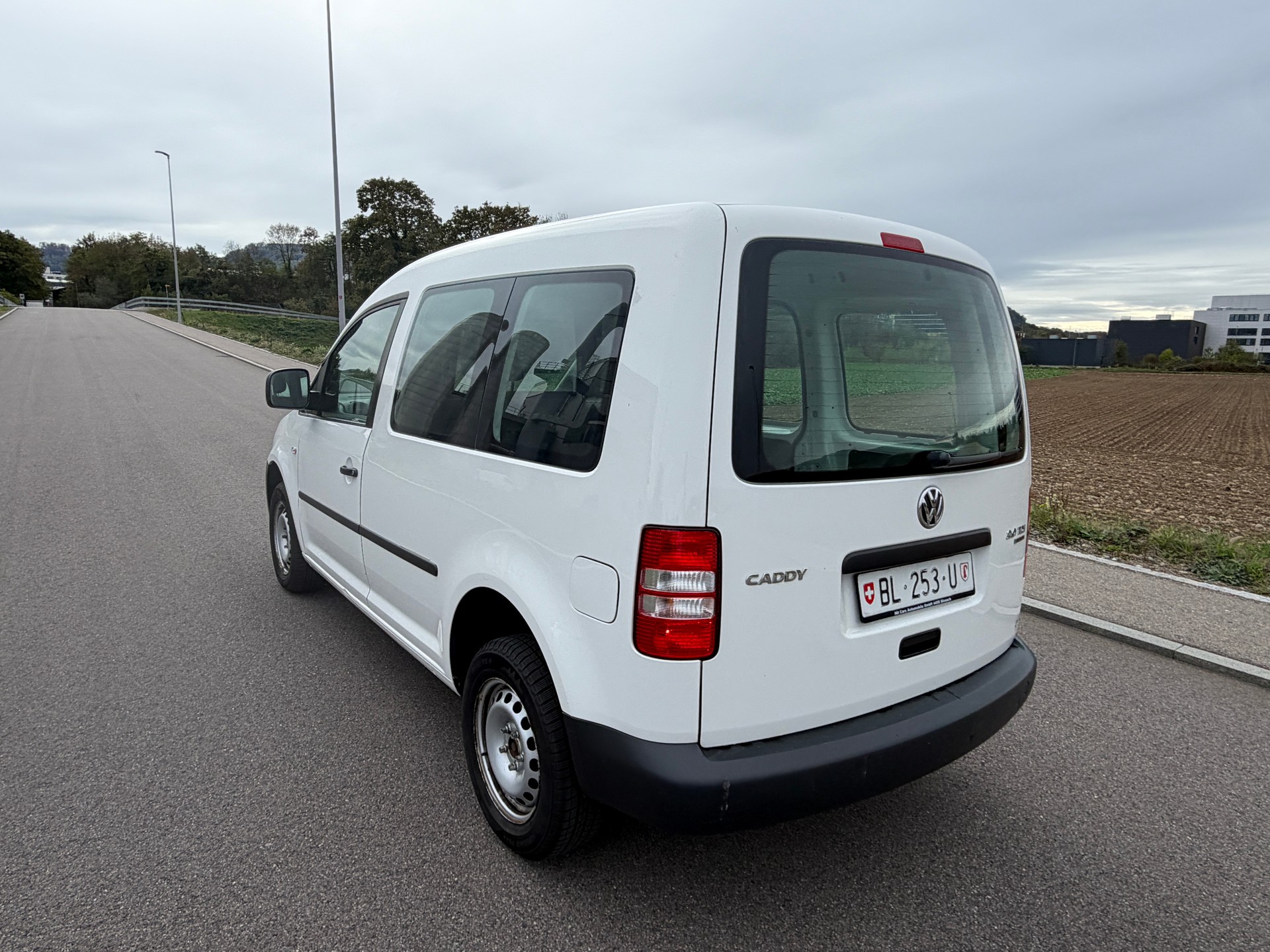 VW Caddy 2.0 TDI 4Motion-image-8