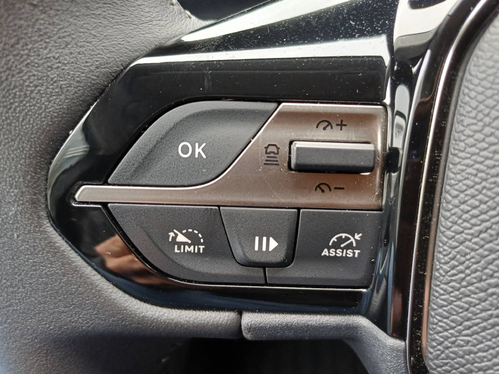 PEUGEOT 308 SW e-Allure-image-8