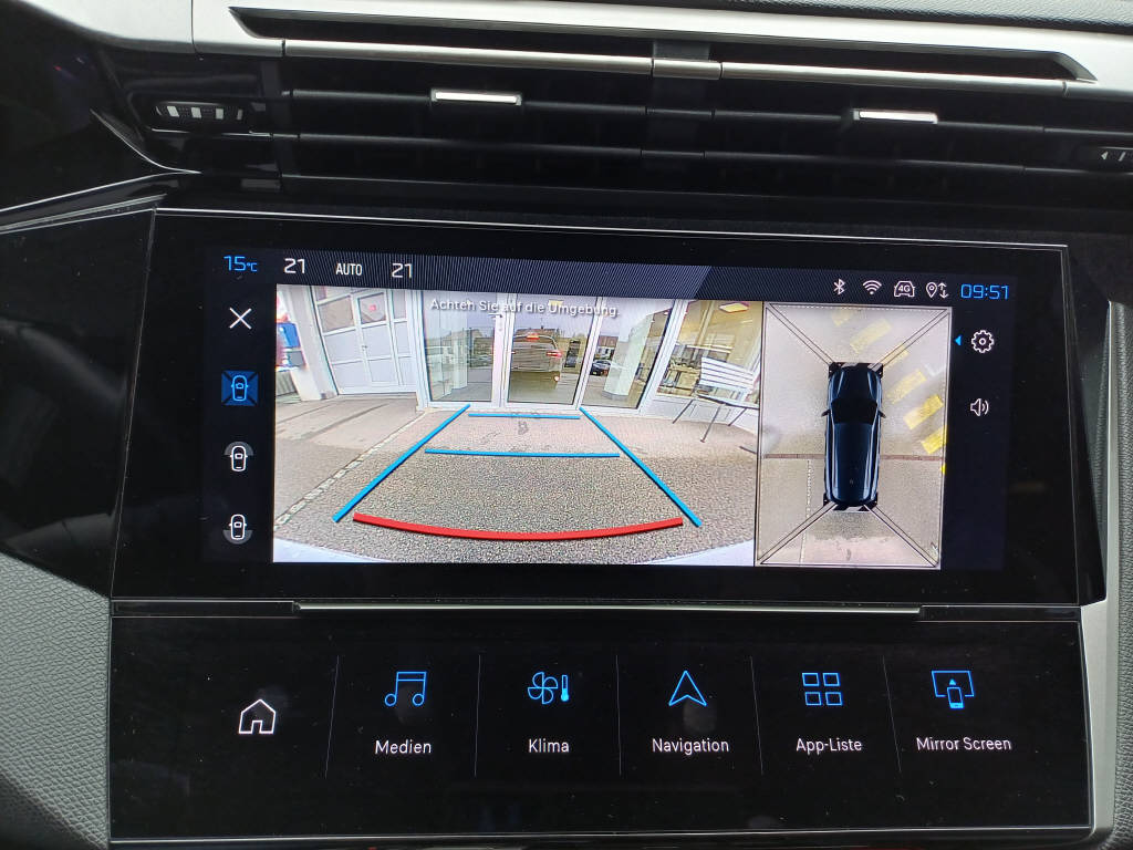 PEUGEOT 308 SW e-Allure-image-9