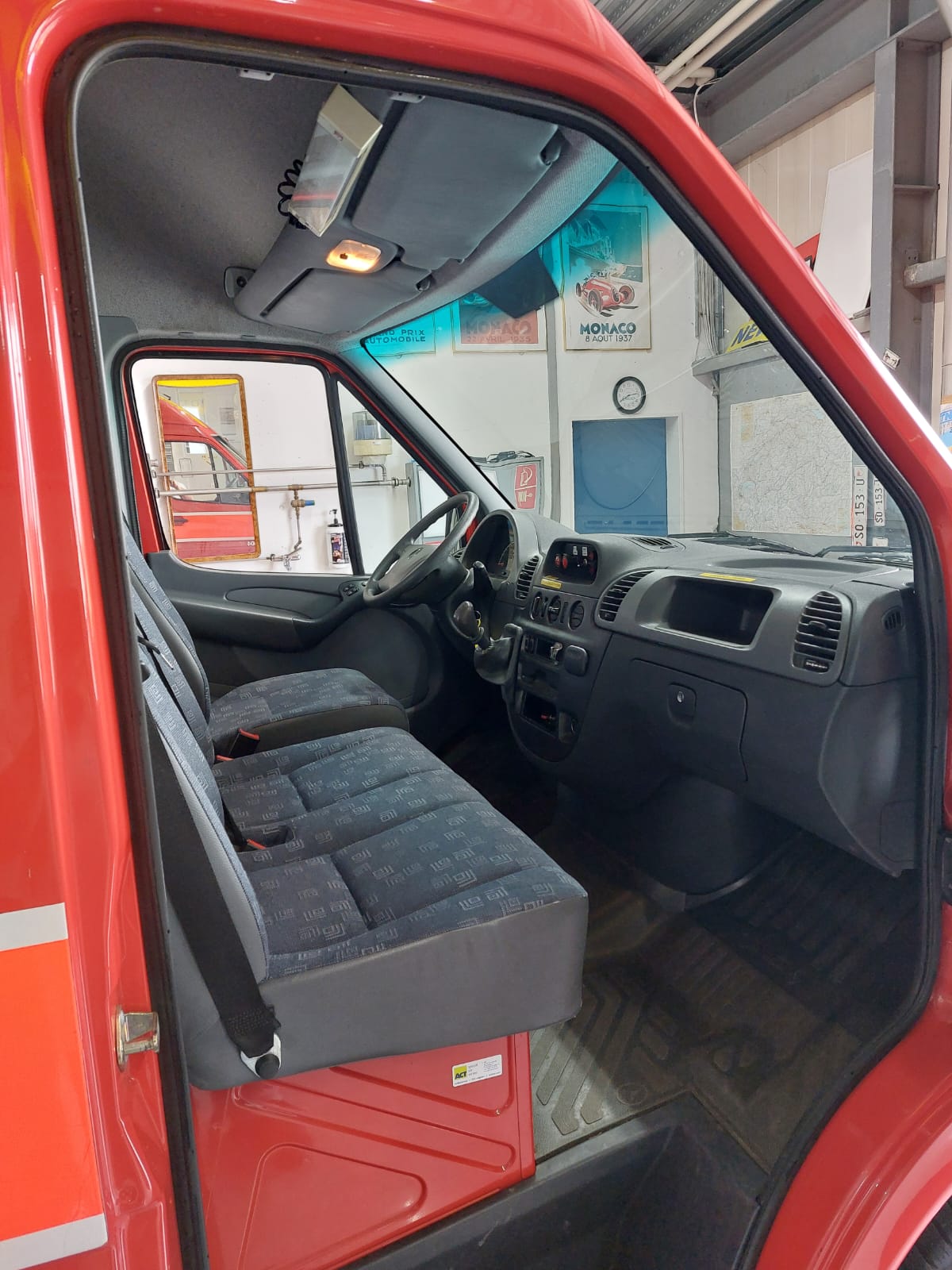 MERCEDES-BENZ Sprinter-image-4