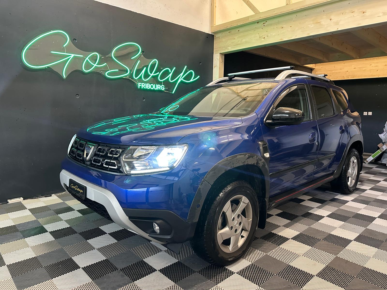 DACIA Duster dCi 115 Celebration 4x4 *Attelage, Barres de toit *Sièges chauffants-image-0