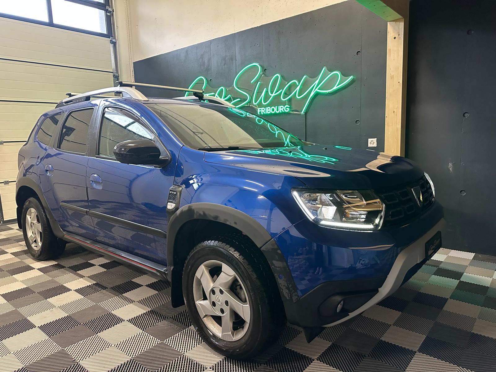 DACIA Duster dCi 115 Celebration 4x4 *Attelage, Barres de toit *Sièges chauffants-image-7