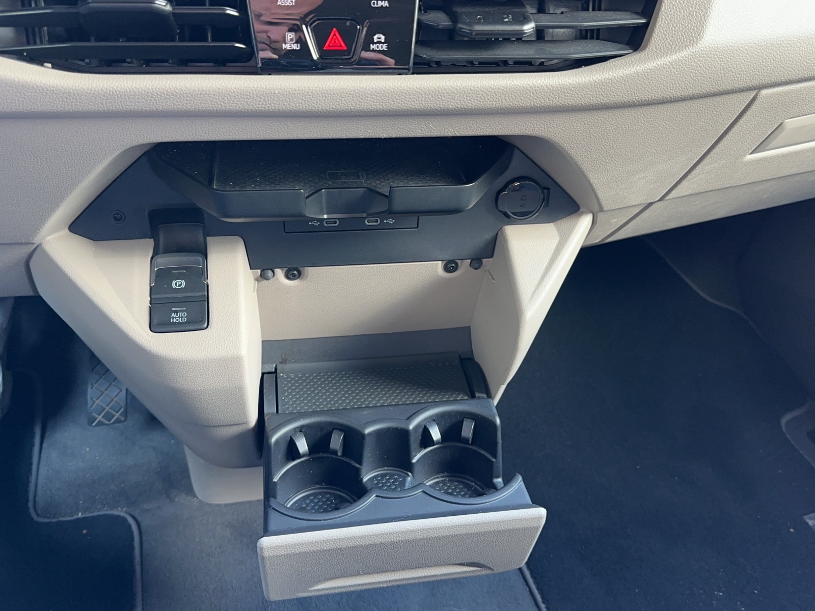 VW MULTIVAN Multivan 1.4 eHybrid Liberty DSG-image-11