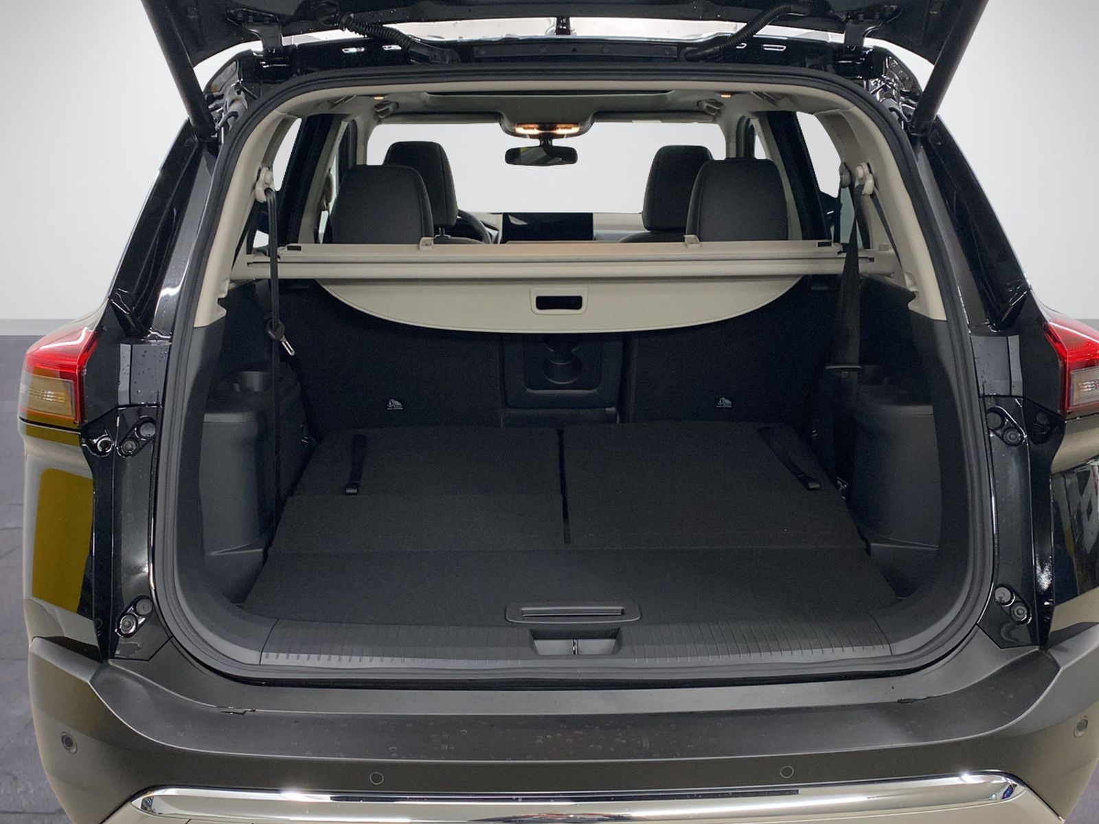 NISSAN X-Trail 1.5 VC-T Tekna+ e-4orce 7P-image-5
