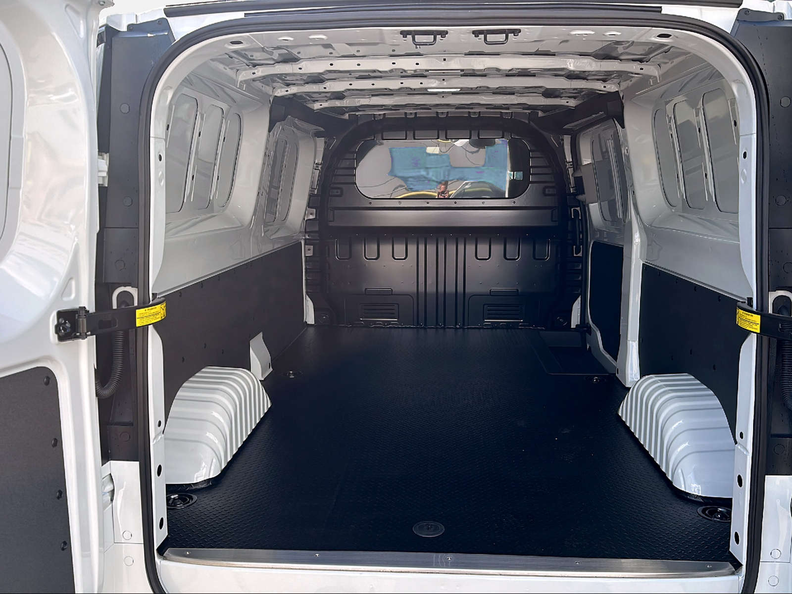 MAXUS eDeliver 7 Kaw. L2 E-Motor 77kWh-image-13