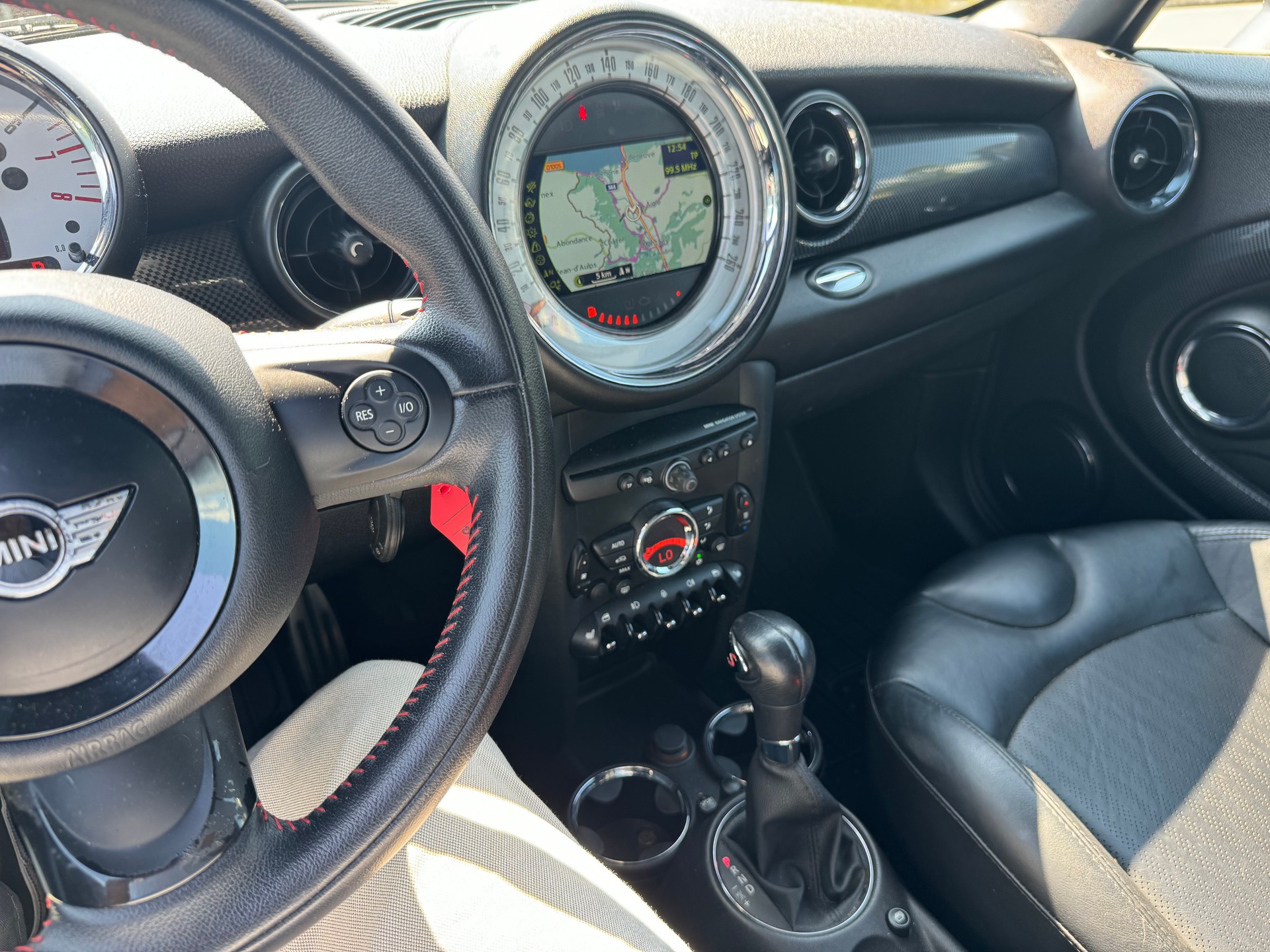 MINI Mini Cooper S Steptronic-image-15