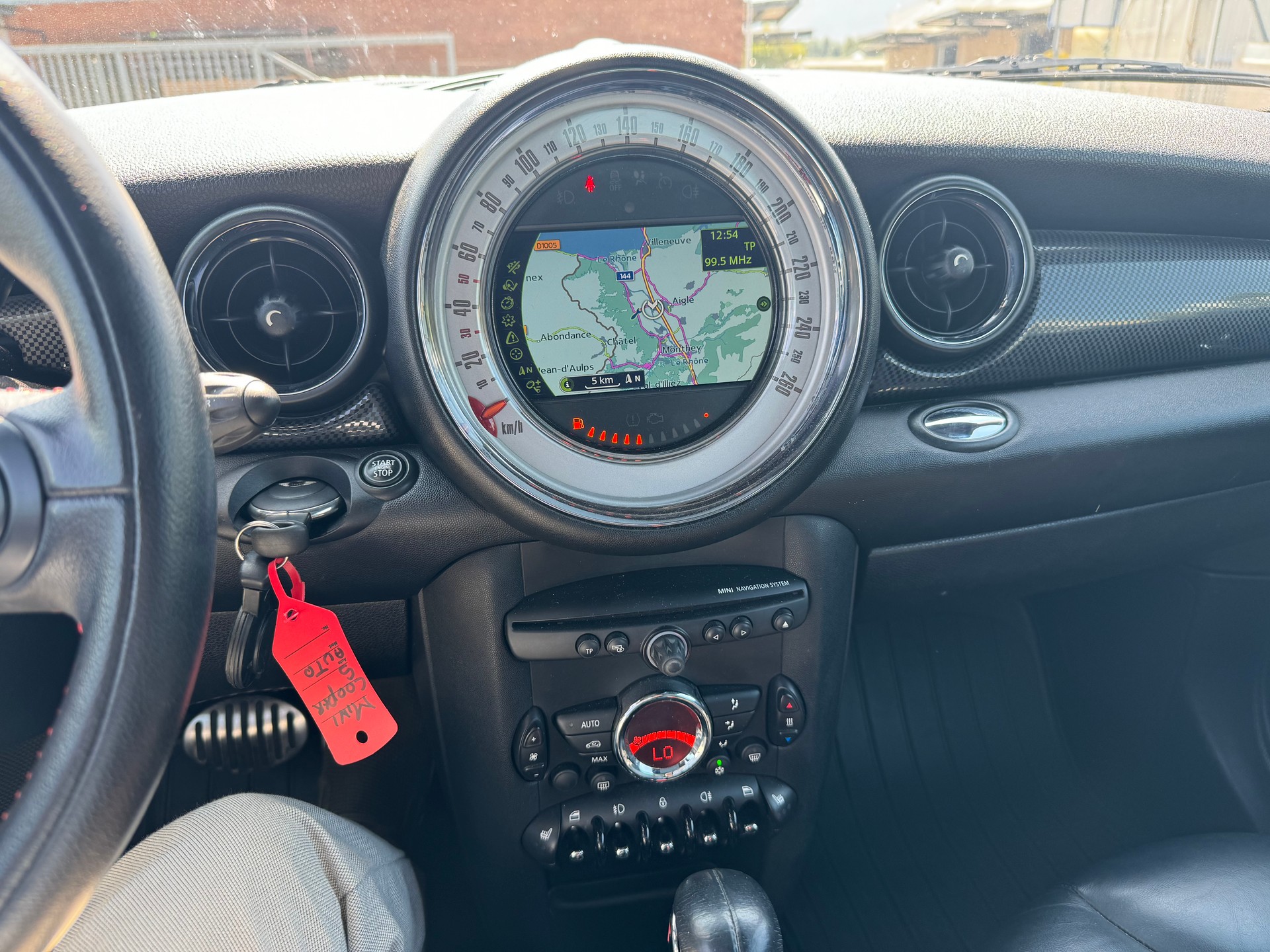MINI Mini Cooper S Steptronic-image-12