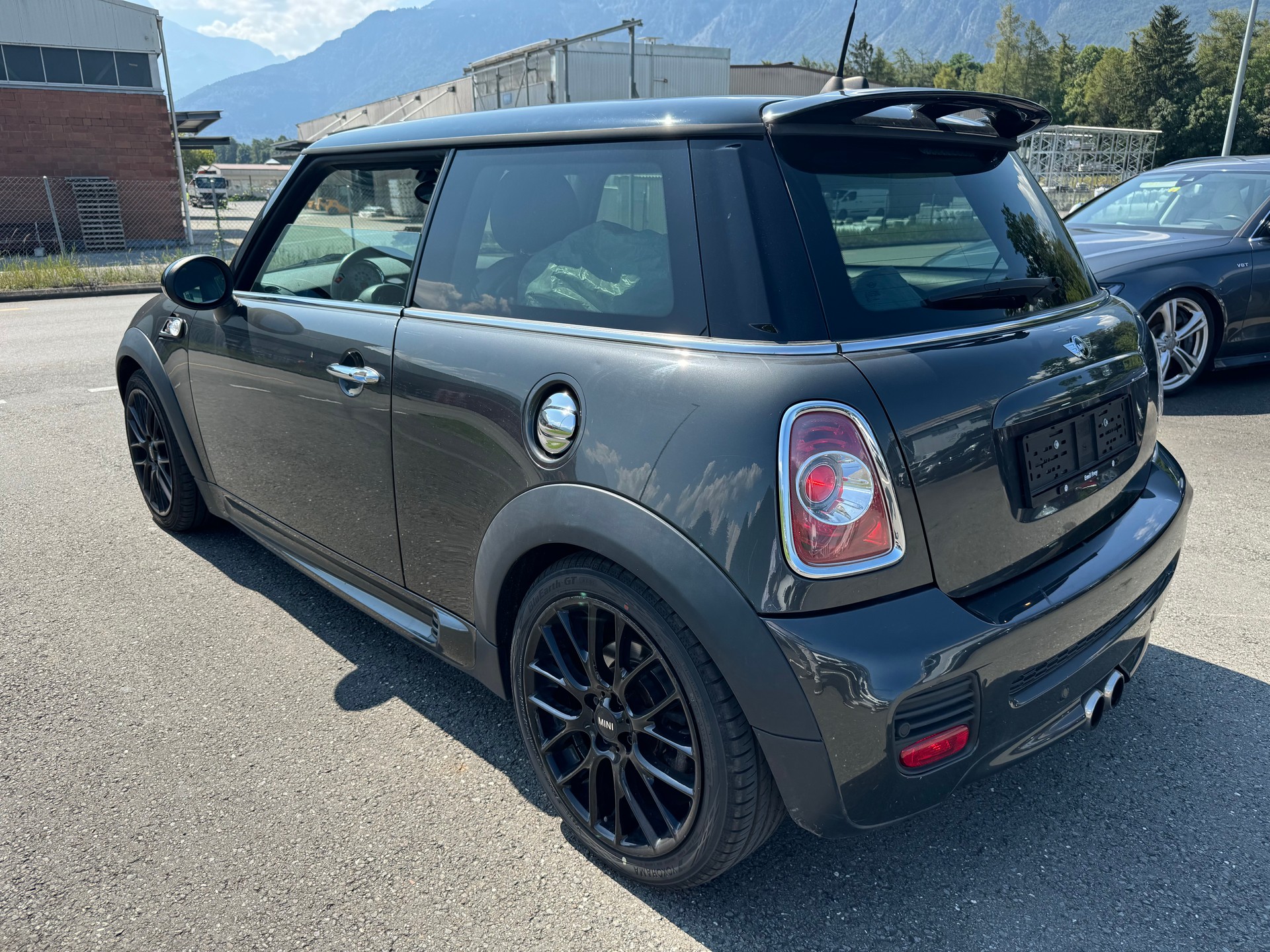 MINI Mini Cooper S Steptronic-image-5