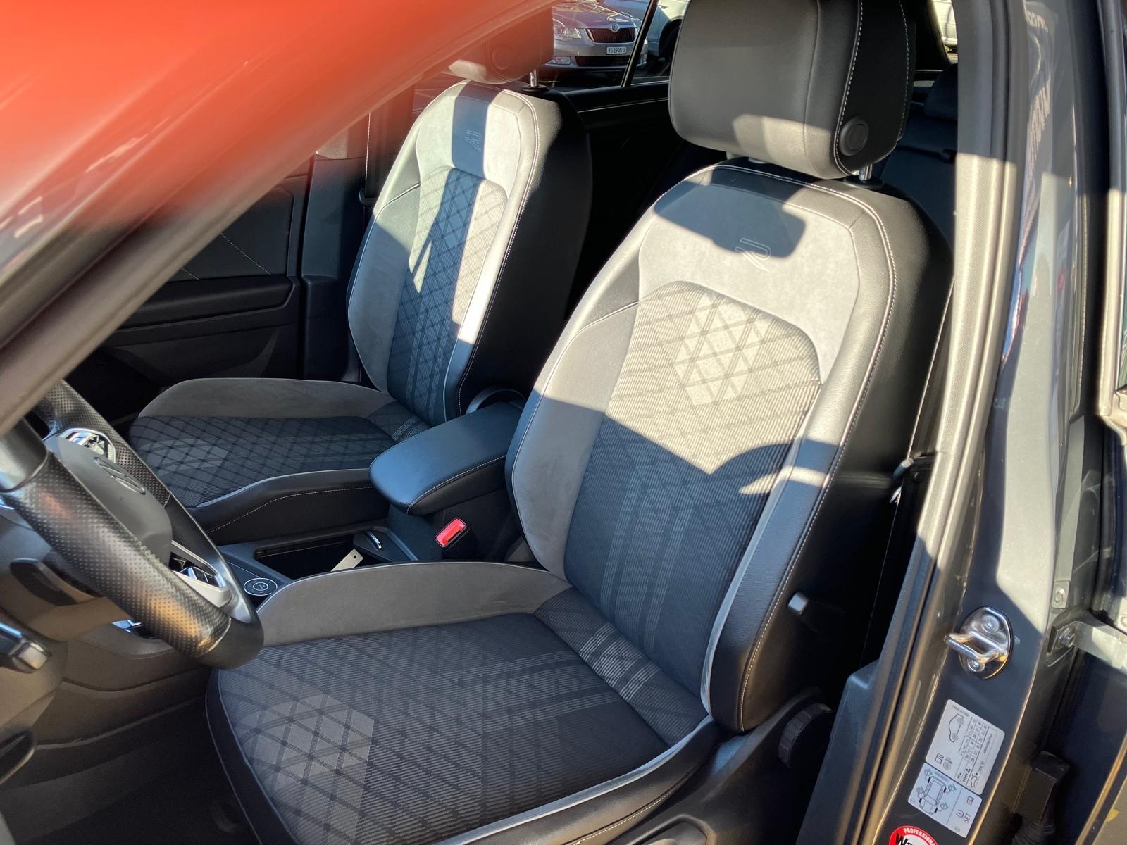 VW Tiguan 2.0 TDI SCR R-Line 4Motion DSG-image-9