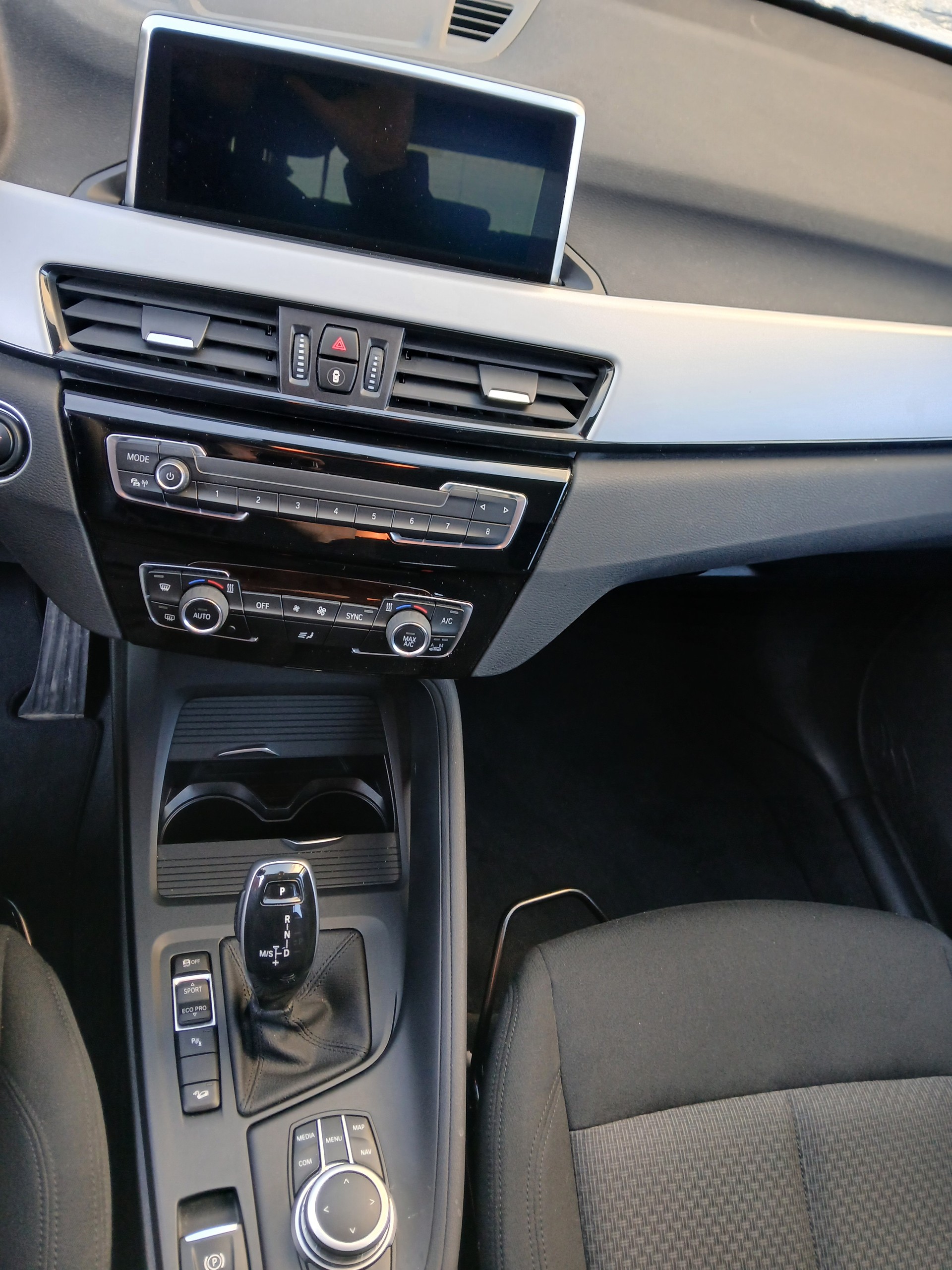 BMW X1 xDrive 18d Steptronic-image-6