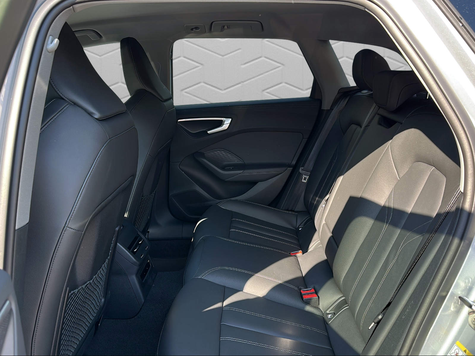 AUDI A5 Avant TDI quattro 150 kW Attraction S tronic-image-8