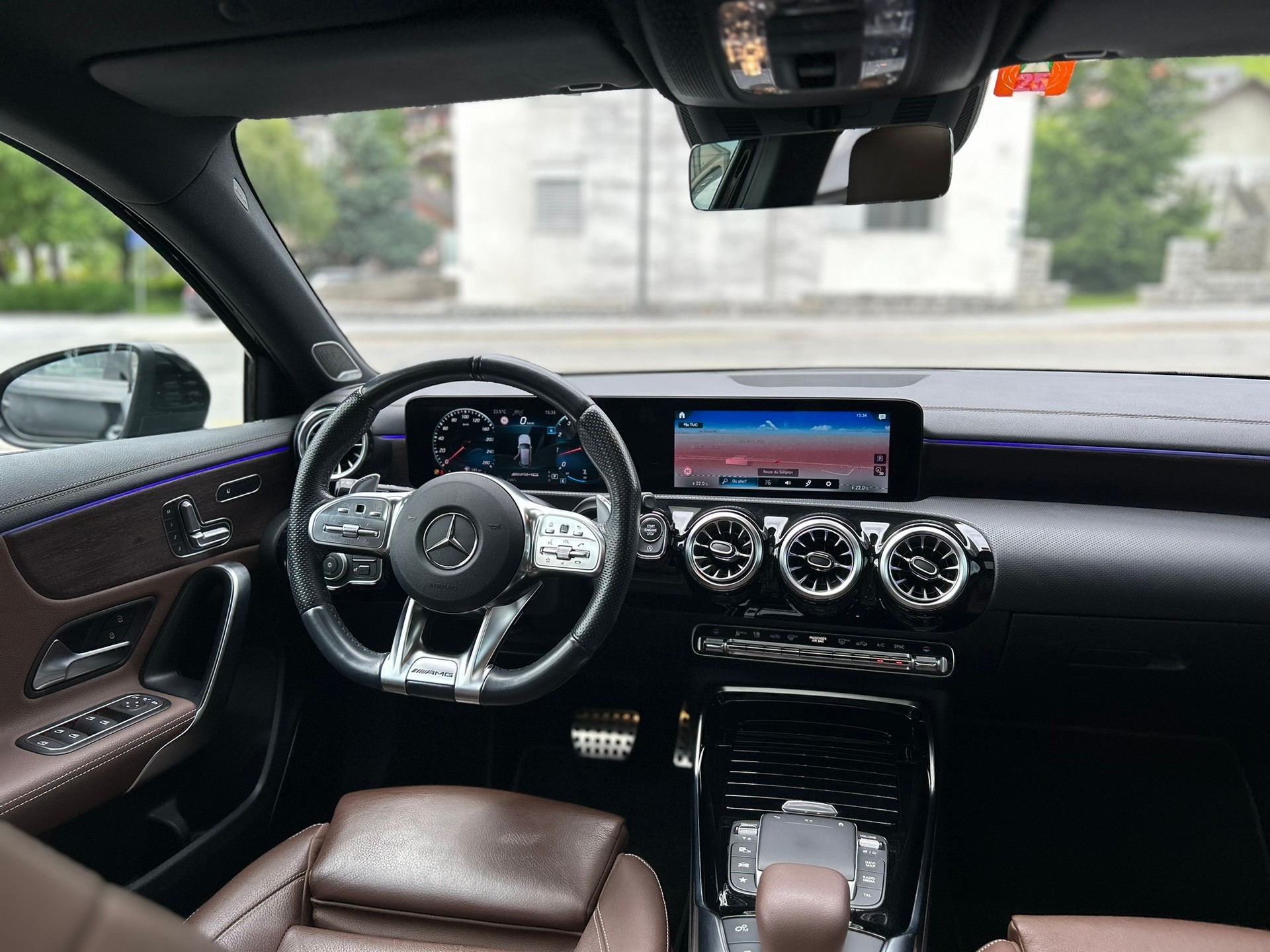 MERCEDES-BENZ A 35 AMG 4Matic Speedshift-image-7