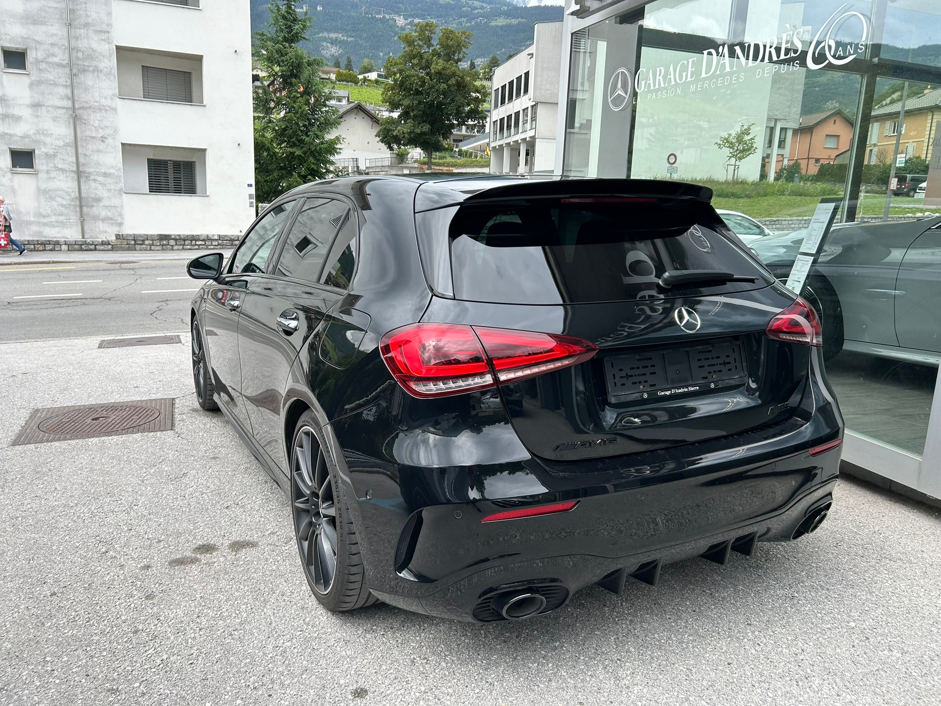 MERCEDES-BENZ A 35 AMG 4Matic Speedshift-image-4