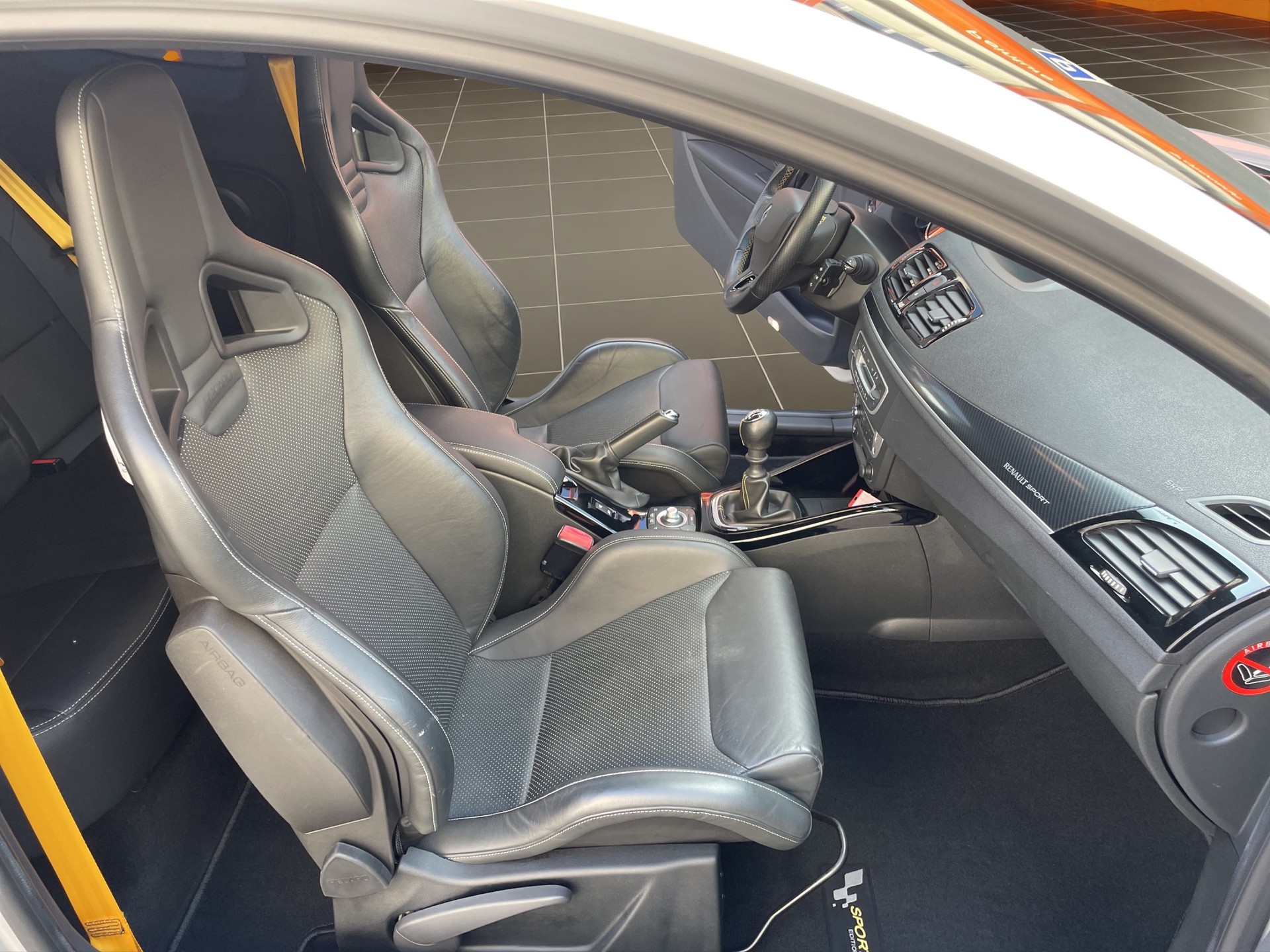RENAULT Mégane Coupé 2.0 16V Turbo RS-image-11
