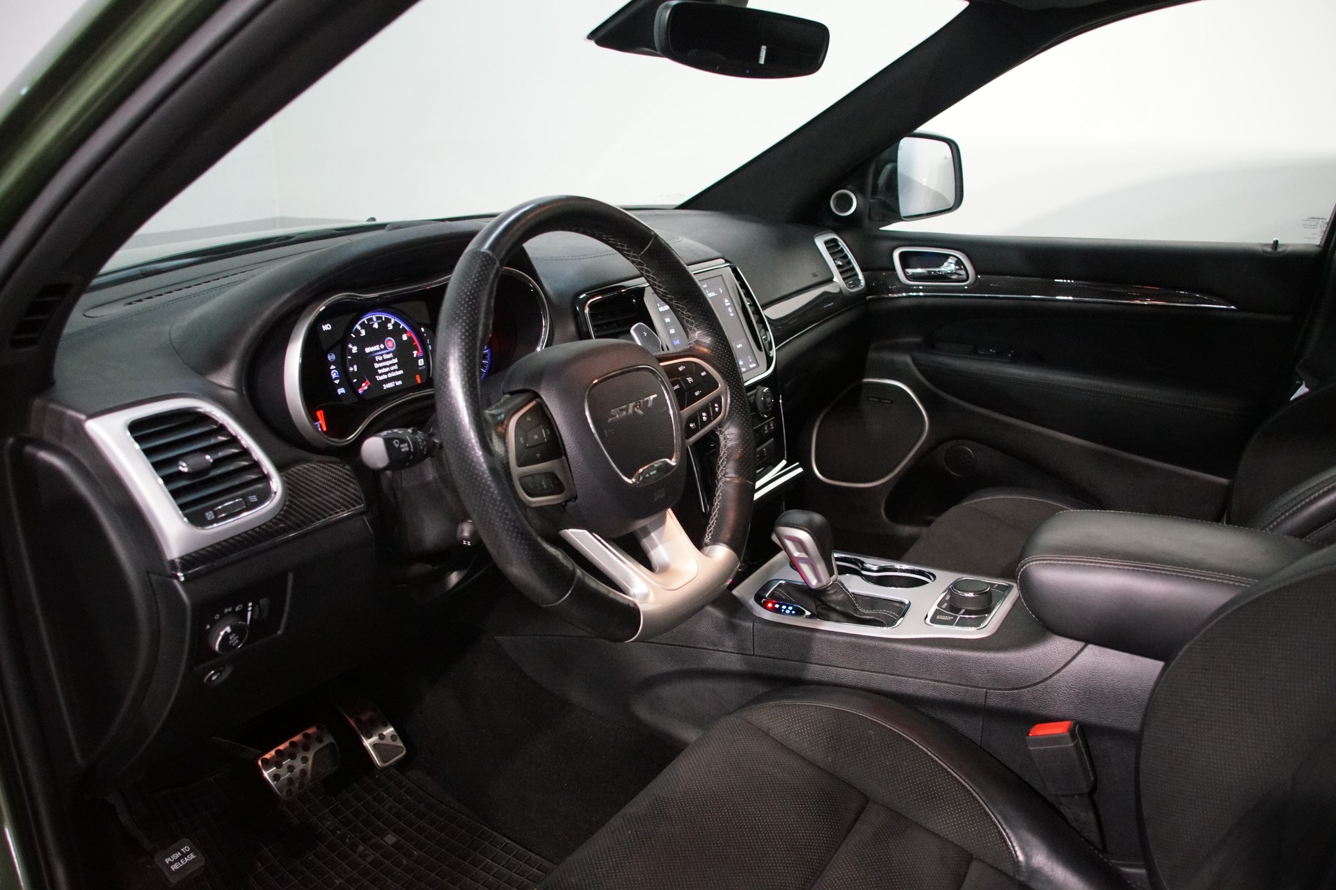 JEEP Grand Cherokee 6.4 V8 HEMI SRT8 Automatic-image-11