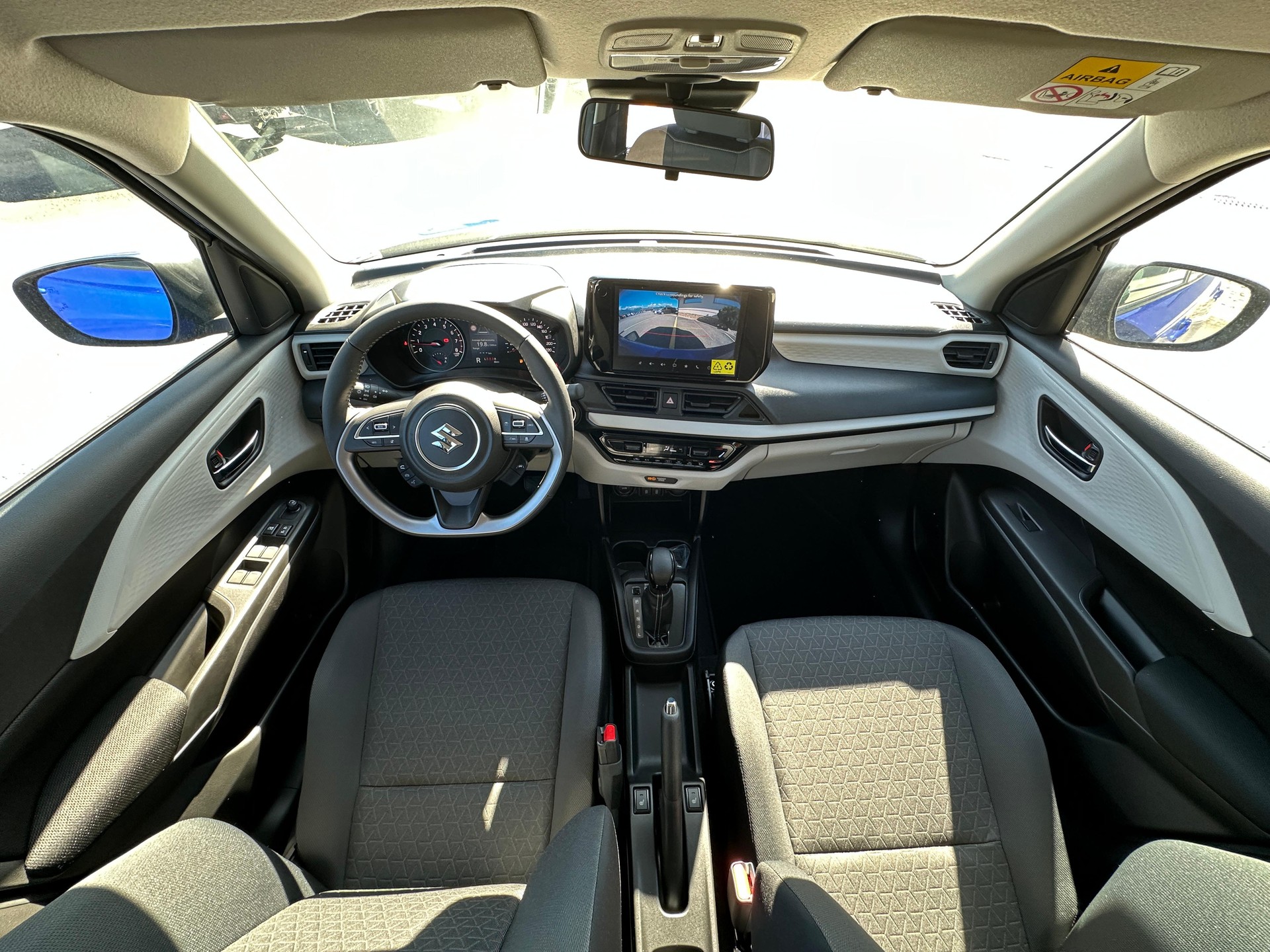 SUZUKI Swift 1.2 Compact+ Hybrid CVT-image-9