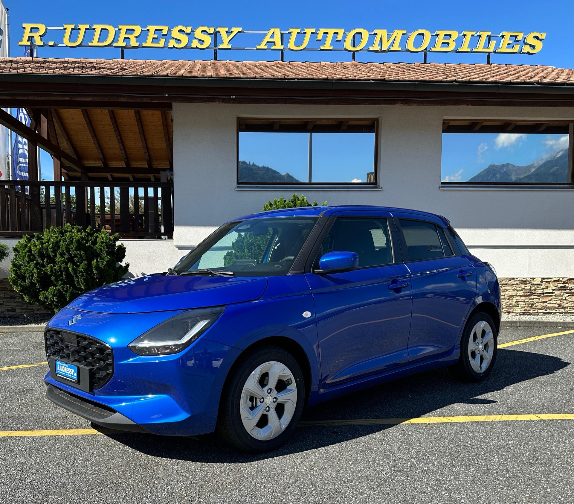 SUZUKI Swift 1.2 Compact+ Hybrid CVT-image-0