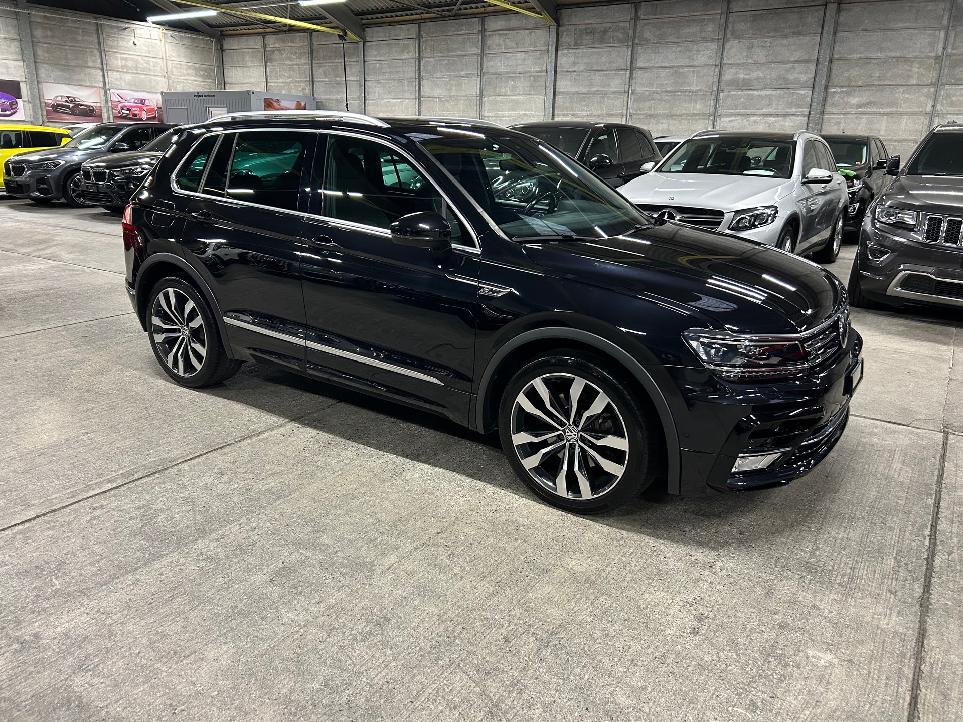 VW Tiguan 2.0TSI R-LINE 4Motion DSG-image-1