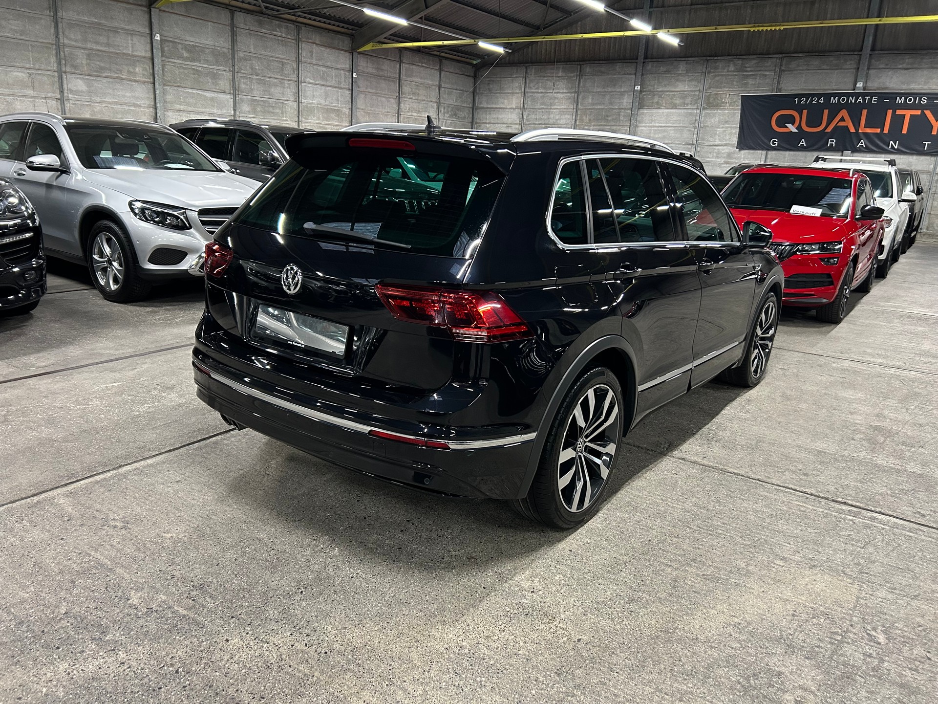 VW Tiguan 2.0TSI R-LINE 4Motion DSG-image-3