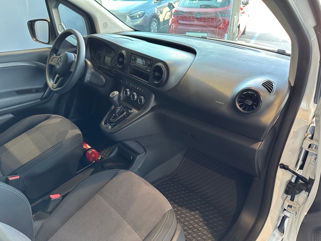 MERCEDES-BENZ E-Citan 112 Kaw 45 kWh-image-13