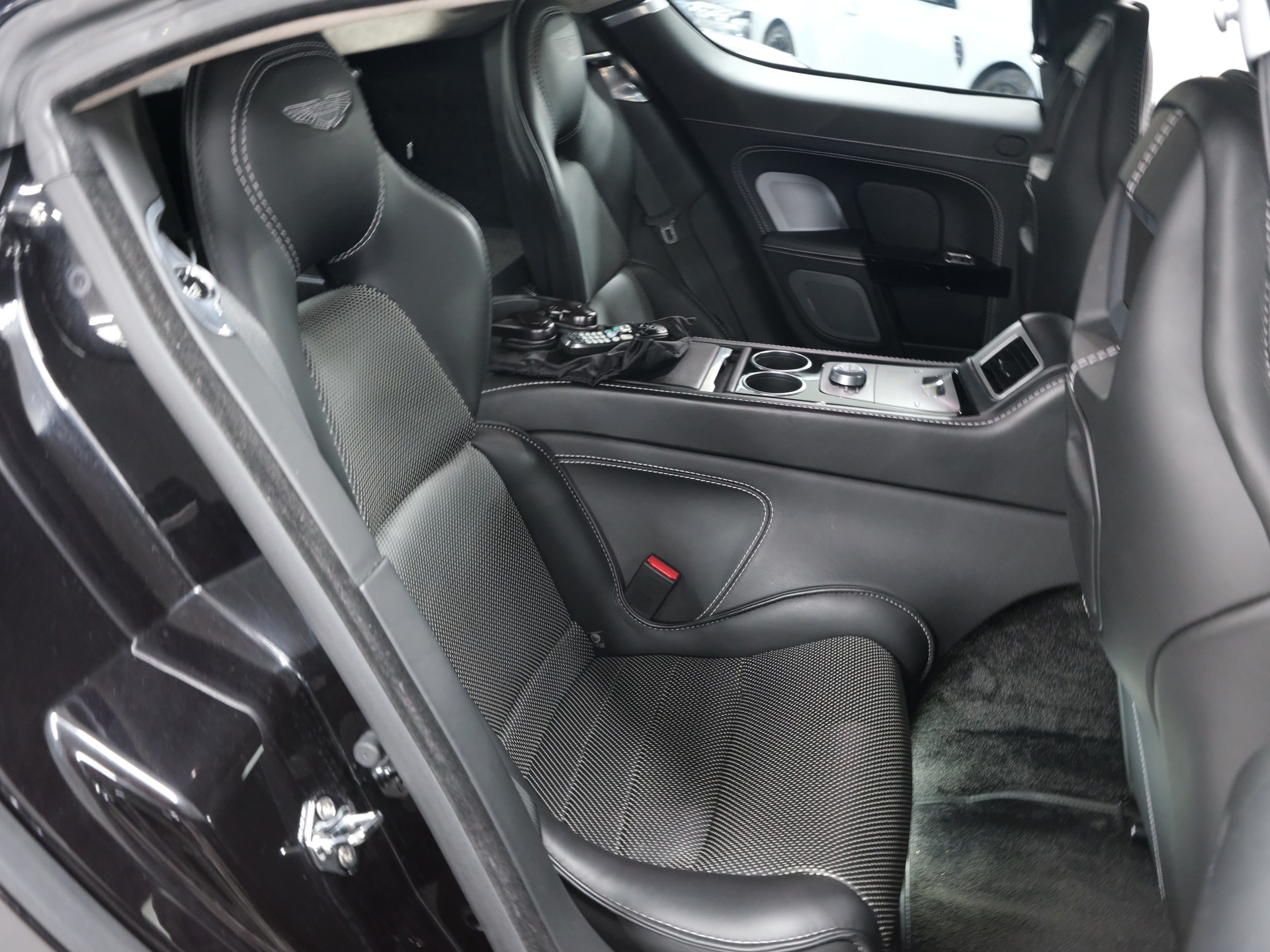 ASTON MARTIN Rapide S 5.9 V12 Touchtronic 2-image-15