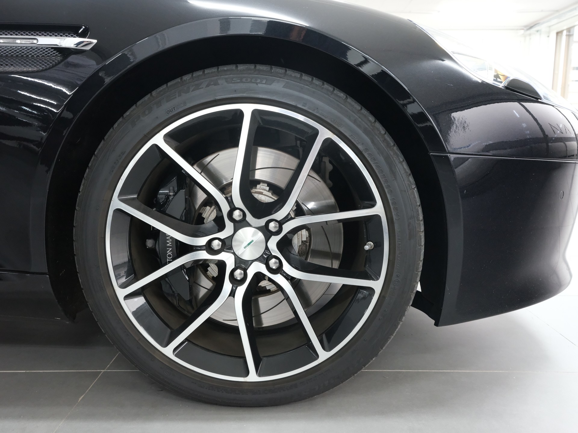 ASTON MARTIN Rapide S 5.9 V12 Touchtronic 2-image-16