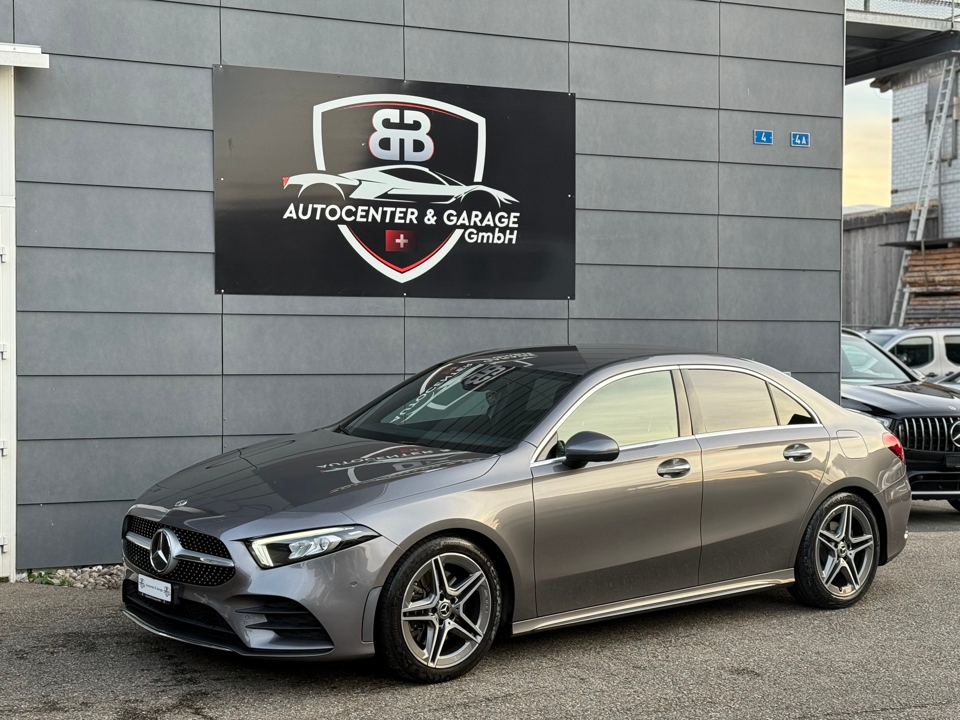 MERCEDES-BENZ A 220 AMG Line 7G-DCT 4Matic-image-1
