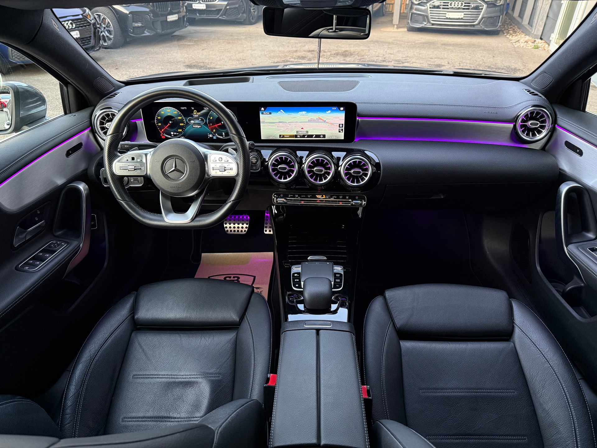 MERCEDES-BENZ A 220 AMG Line 7G-DCT 4Matic-image-13