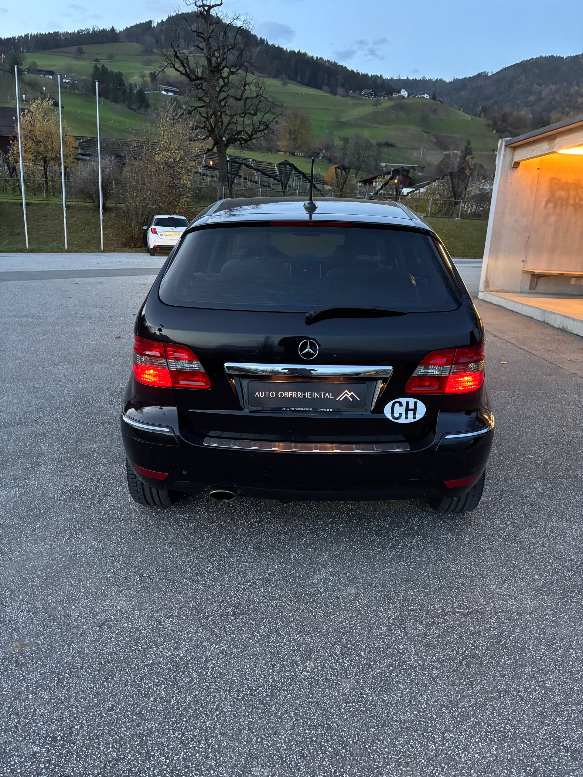 MERCEDES-BENZ B 200-image-8