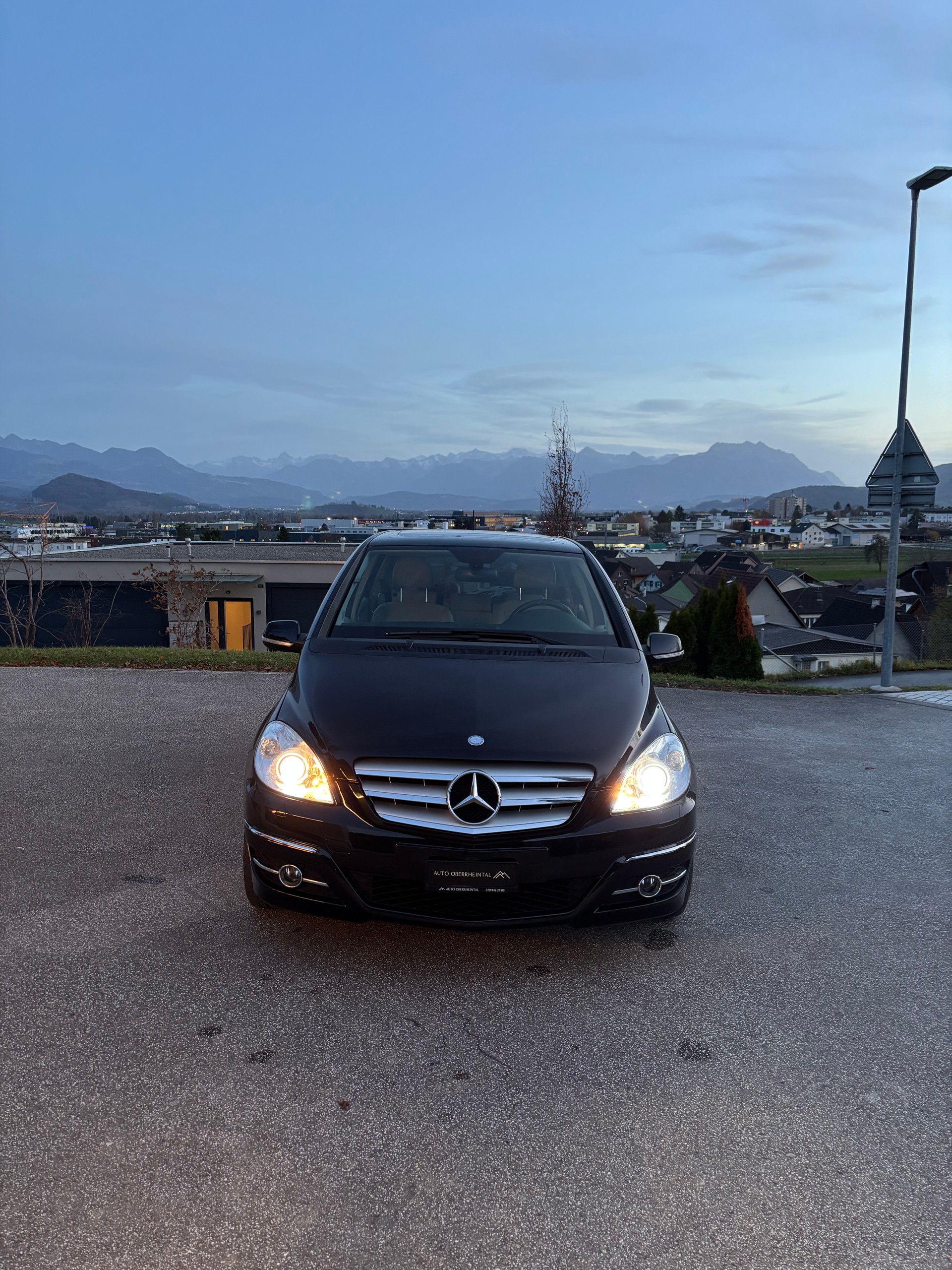 MERCEDES-BENZ B 200-image-0