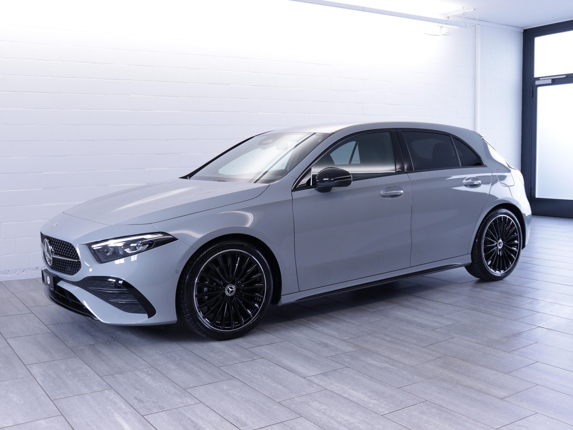 MERCEDES-BENZ A 180 Night Star AMG Line-image-1