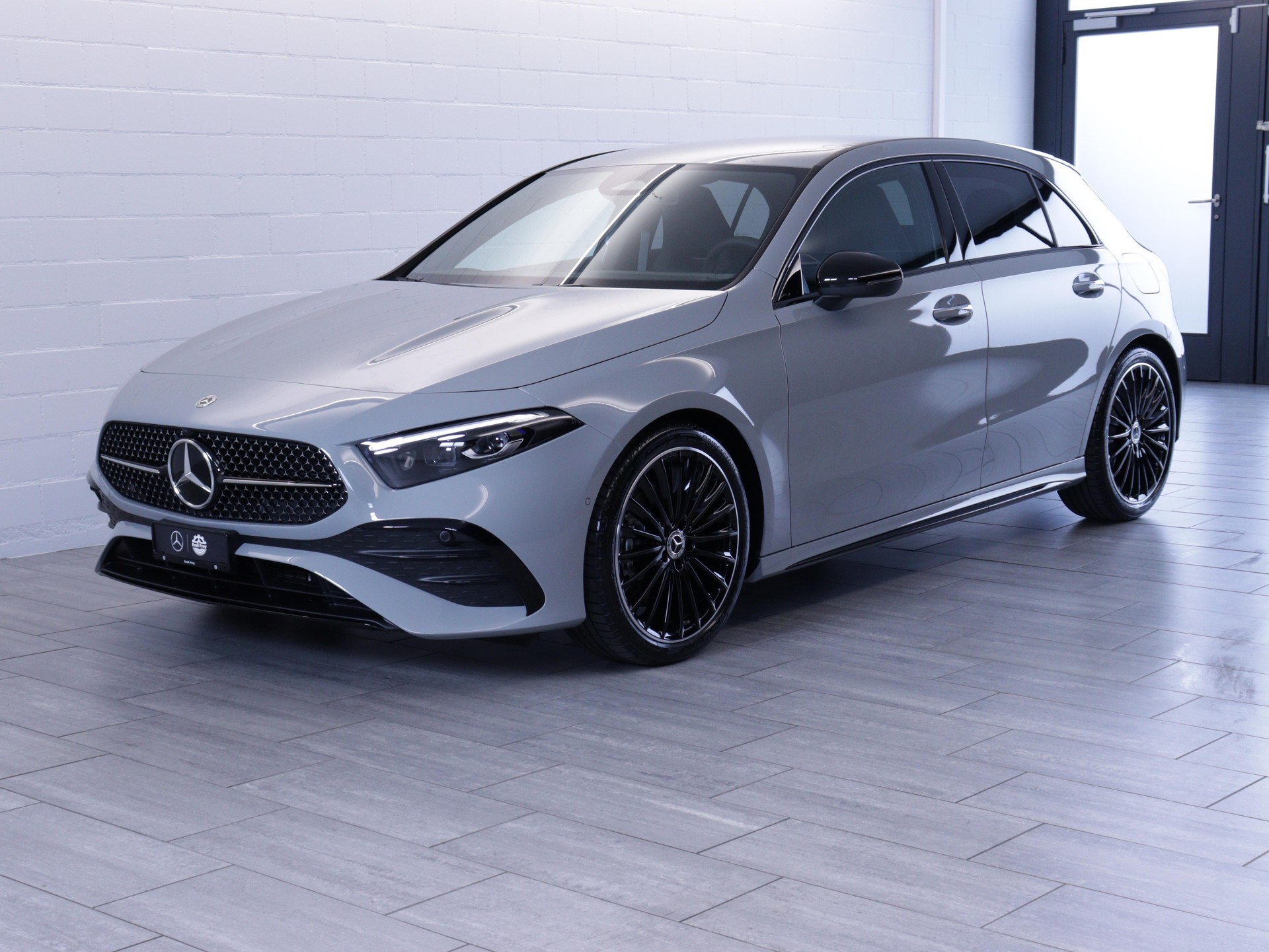MERCEDES-BENZ A 180 Night Star AMG Line-image-0