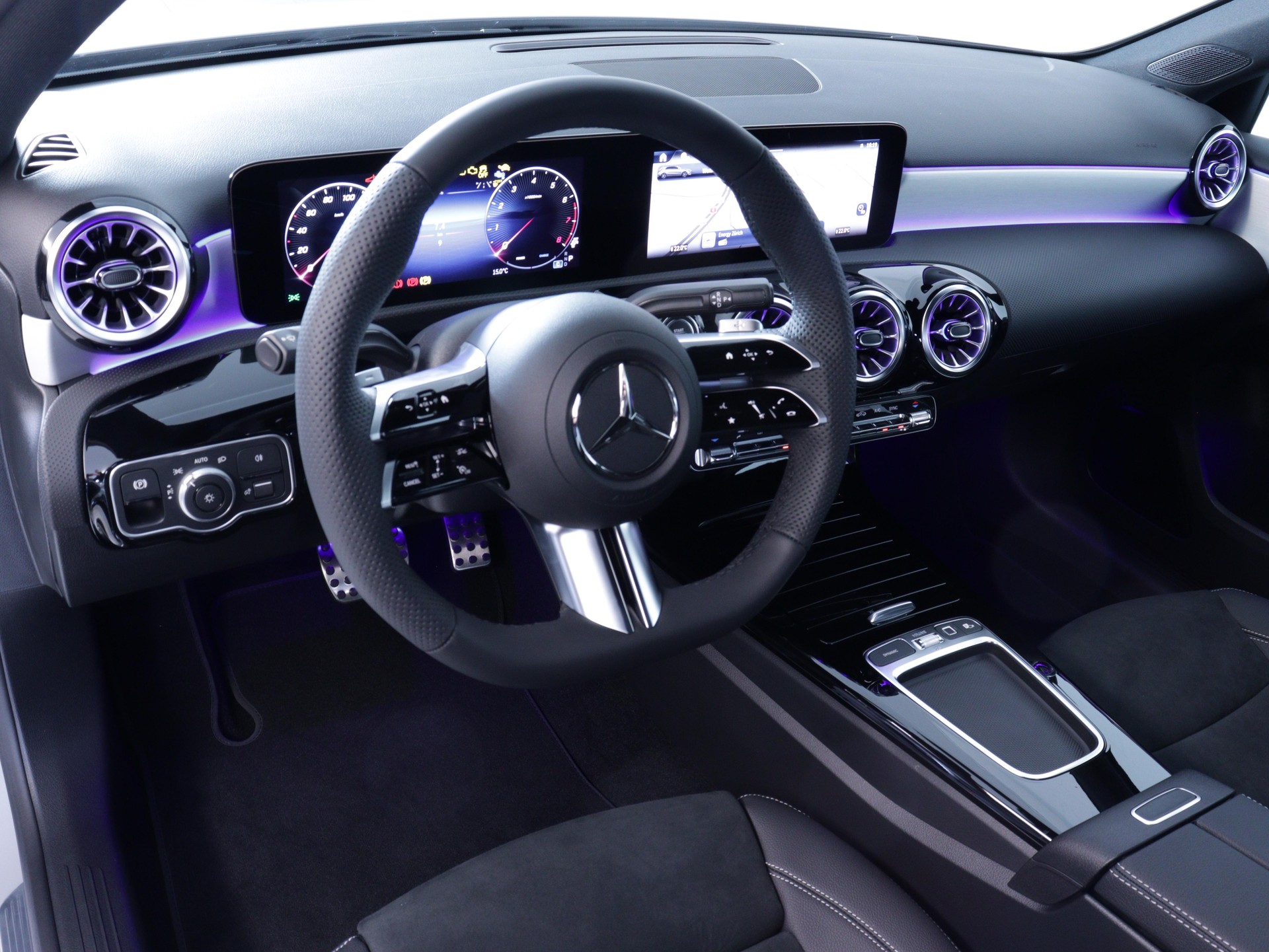 MERCEDES-BENZ A 180 Night Star AMG Line-image-5