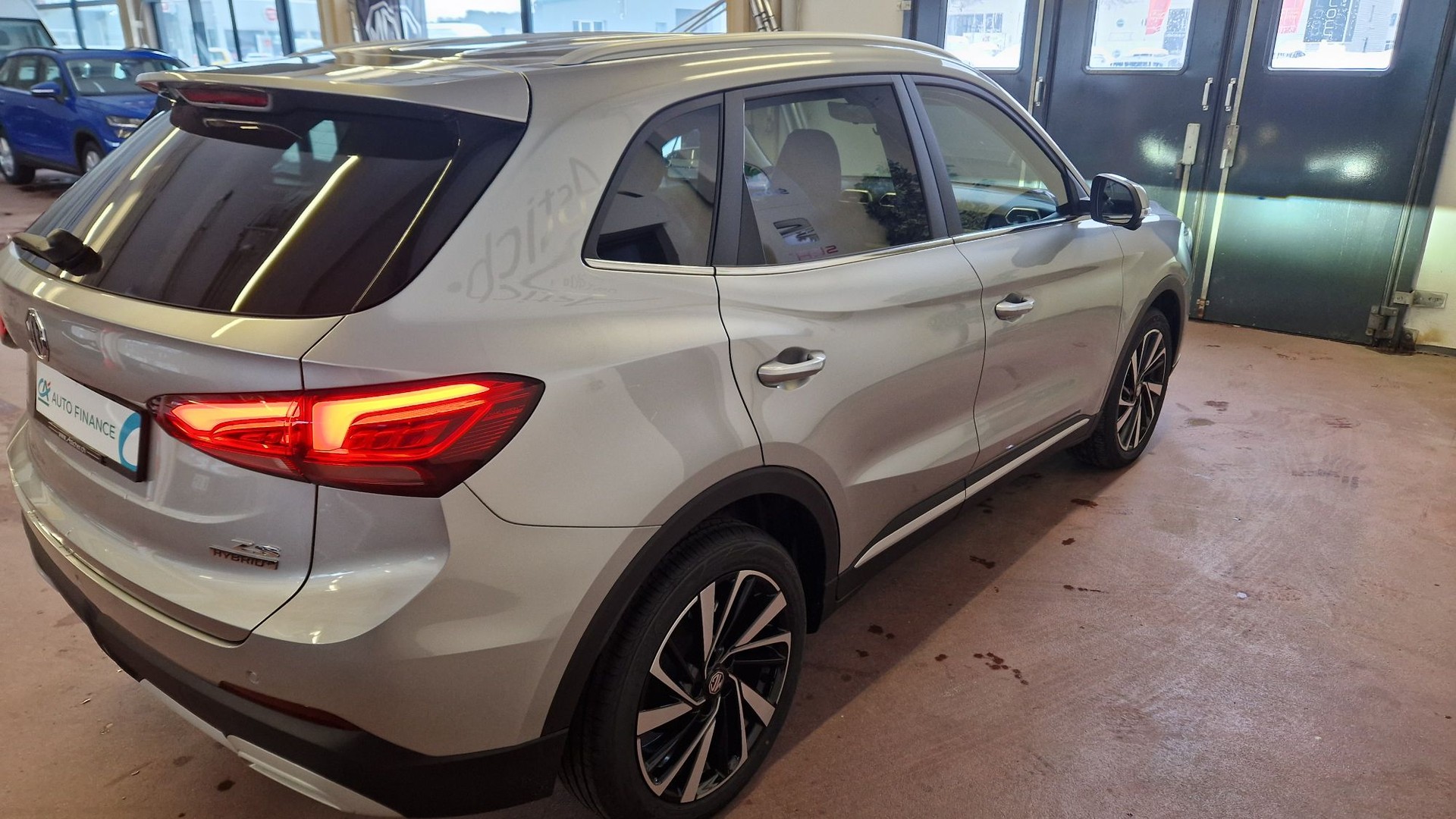 MG ZS 1.5 HEV Luxury-image-4