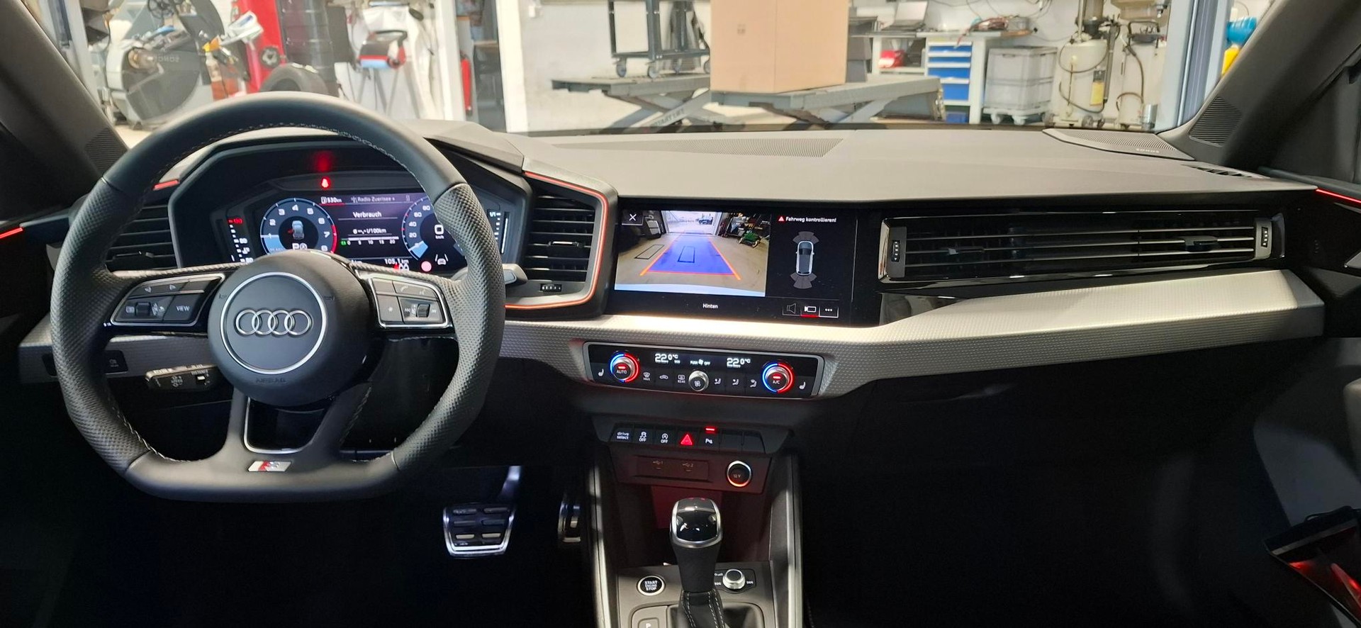AUDI A1 Sportback 30 TFSI Attraction S-tronic-image-11