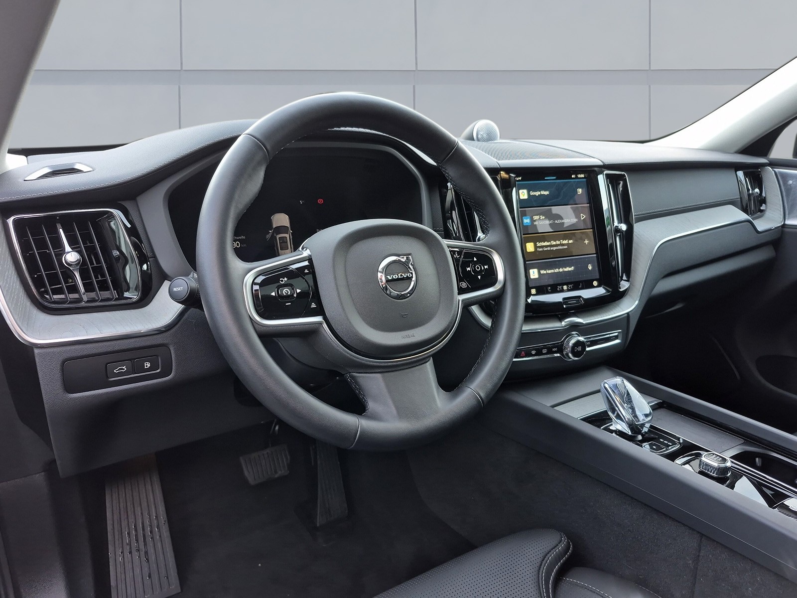 VOLVO XC60 2.0 T8 TE Black Edition eAWD-image-10