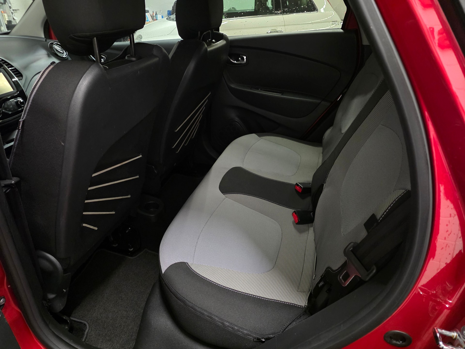 RENAULT Captur 1.5 dCi Intens EDC-image-4