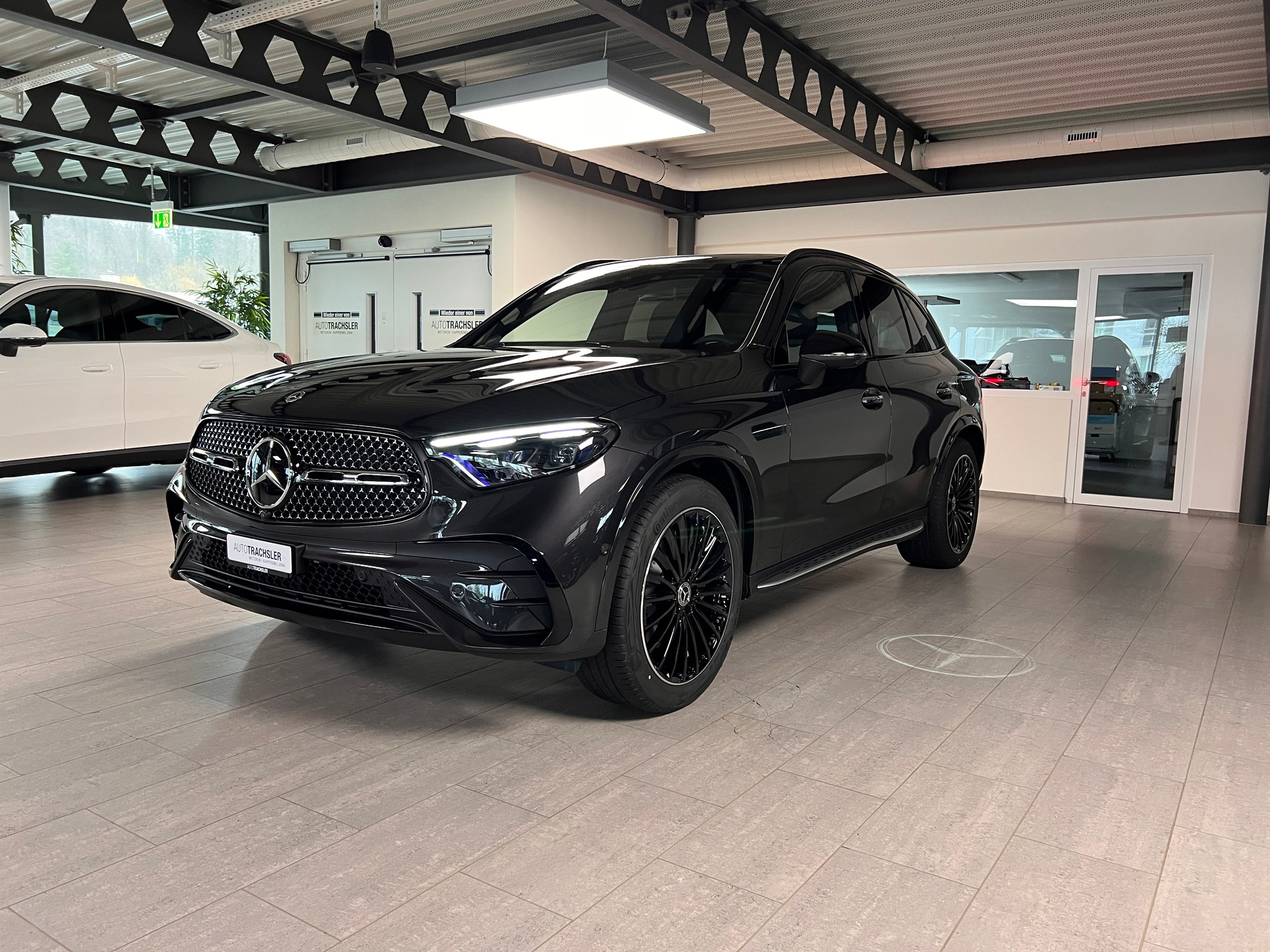 MERCEDES-BENZ GLC 400 e 4Matic EQ Star 9G-Tronic-image-3