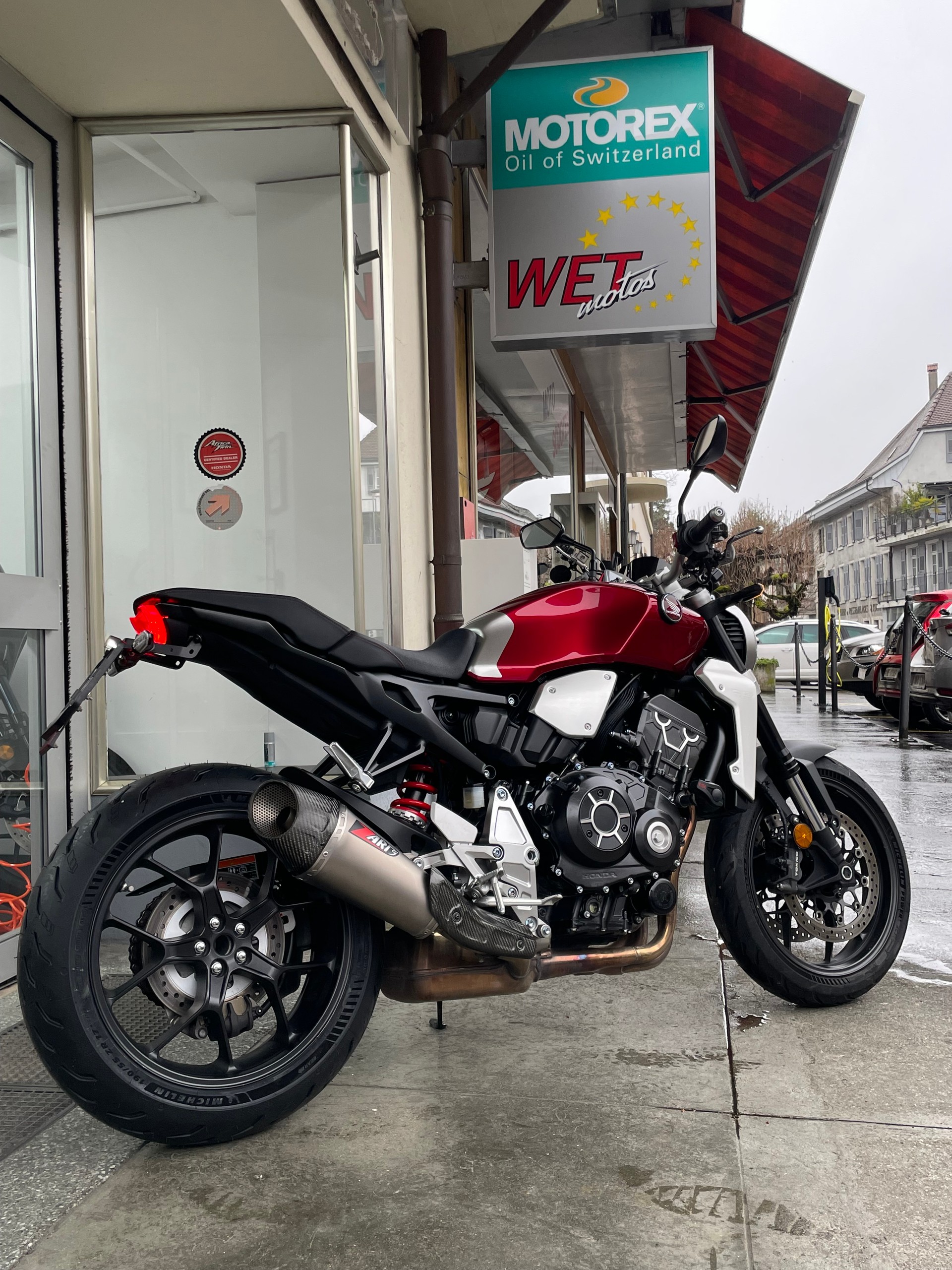 HONDA CB 1000 R ABS-image-1