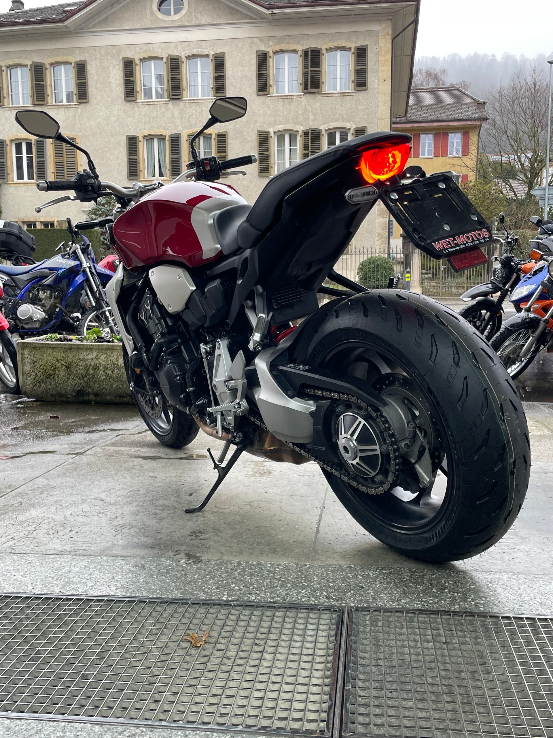 HONDA CB 1000 R ABS-image-2