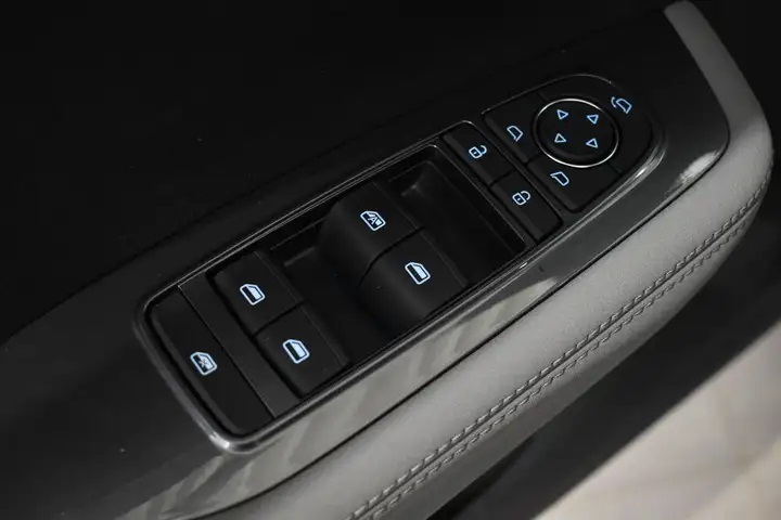BYD Dolphin Surf "Boost" (115 kW/156 PS)-image-18