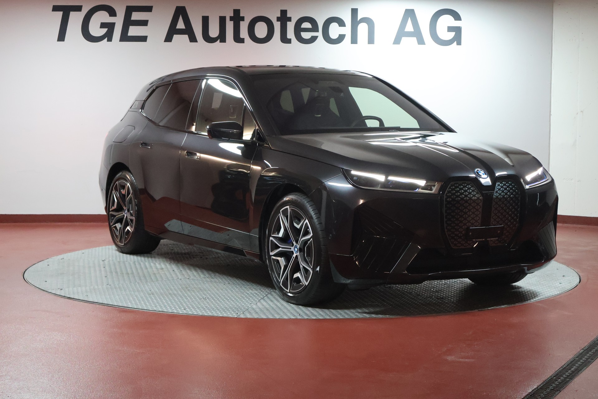BMW iX xDrive40 SPORTPAKET-image-2