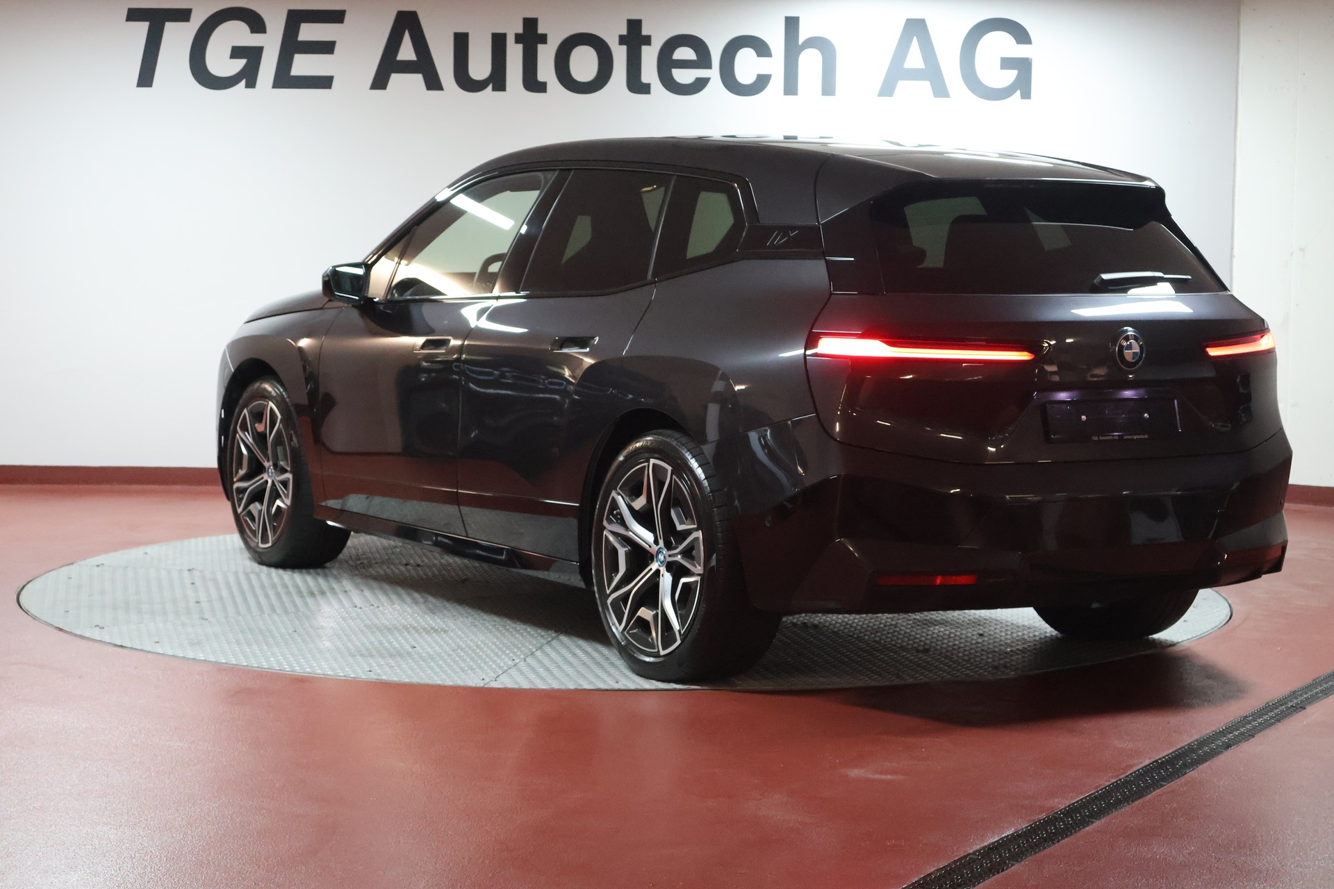 BMW iX xDrive40 SPORTPAKET-image-20