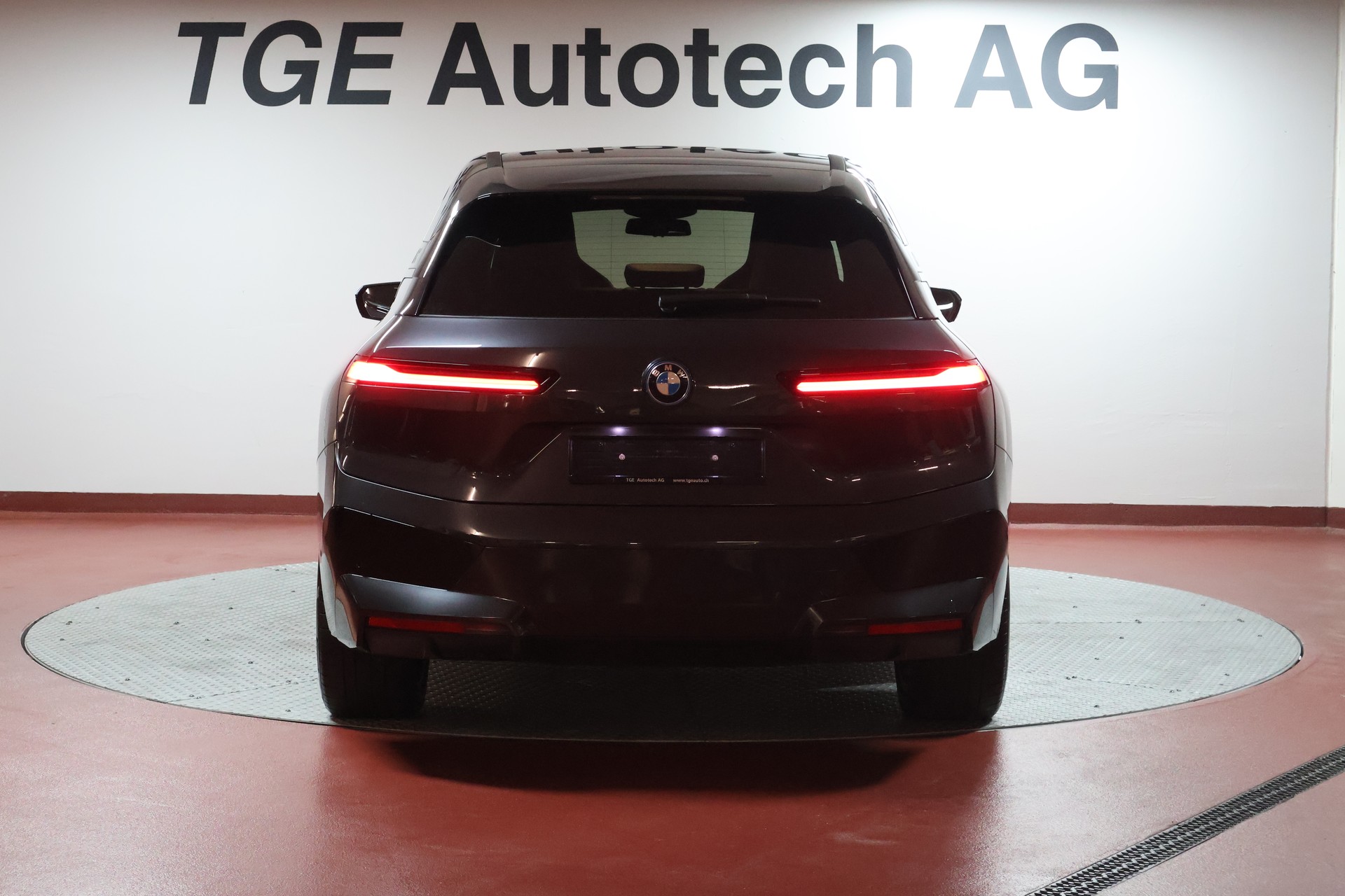 BMW iX xDrive40 SPORTPAKET-image-22